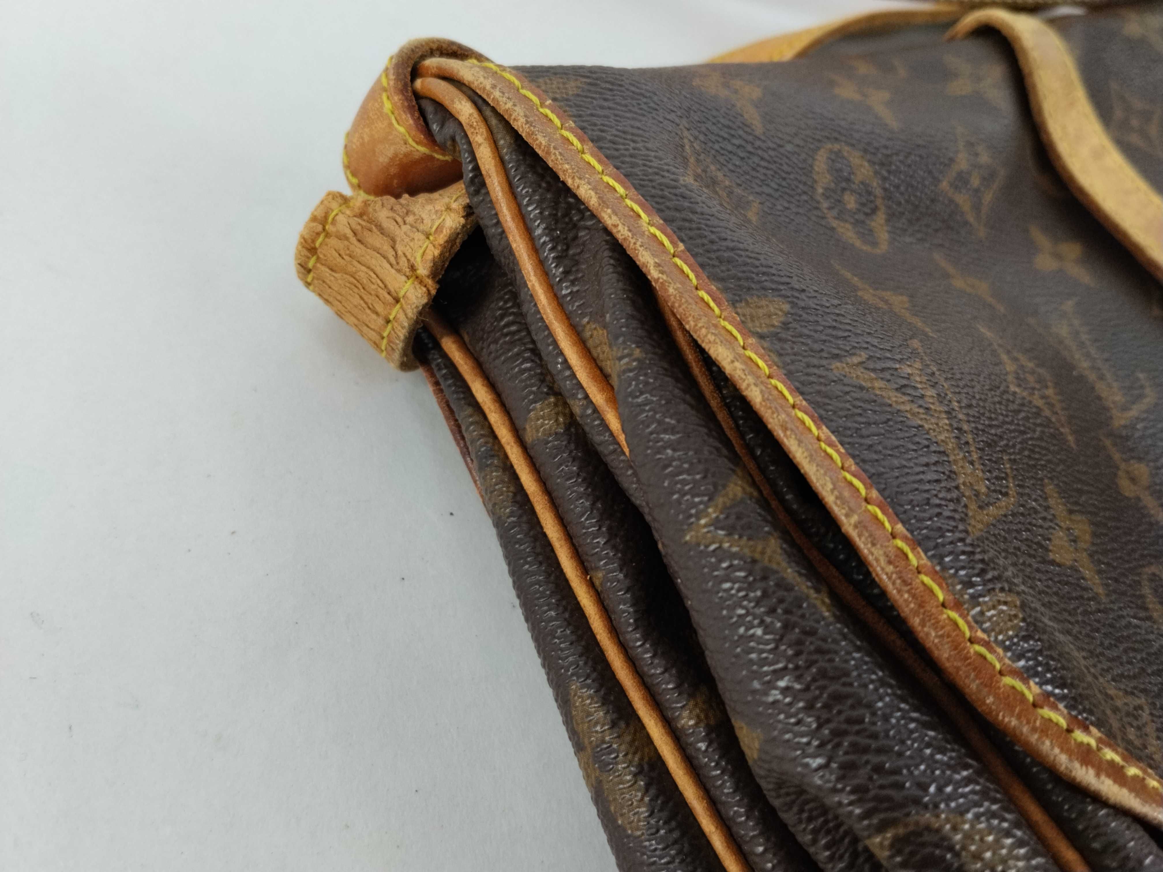 Monogram Louis Vuitton Saumur 30 M42256 Shoulder Bag — view 8