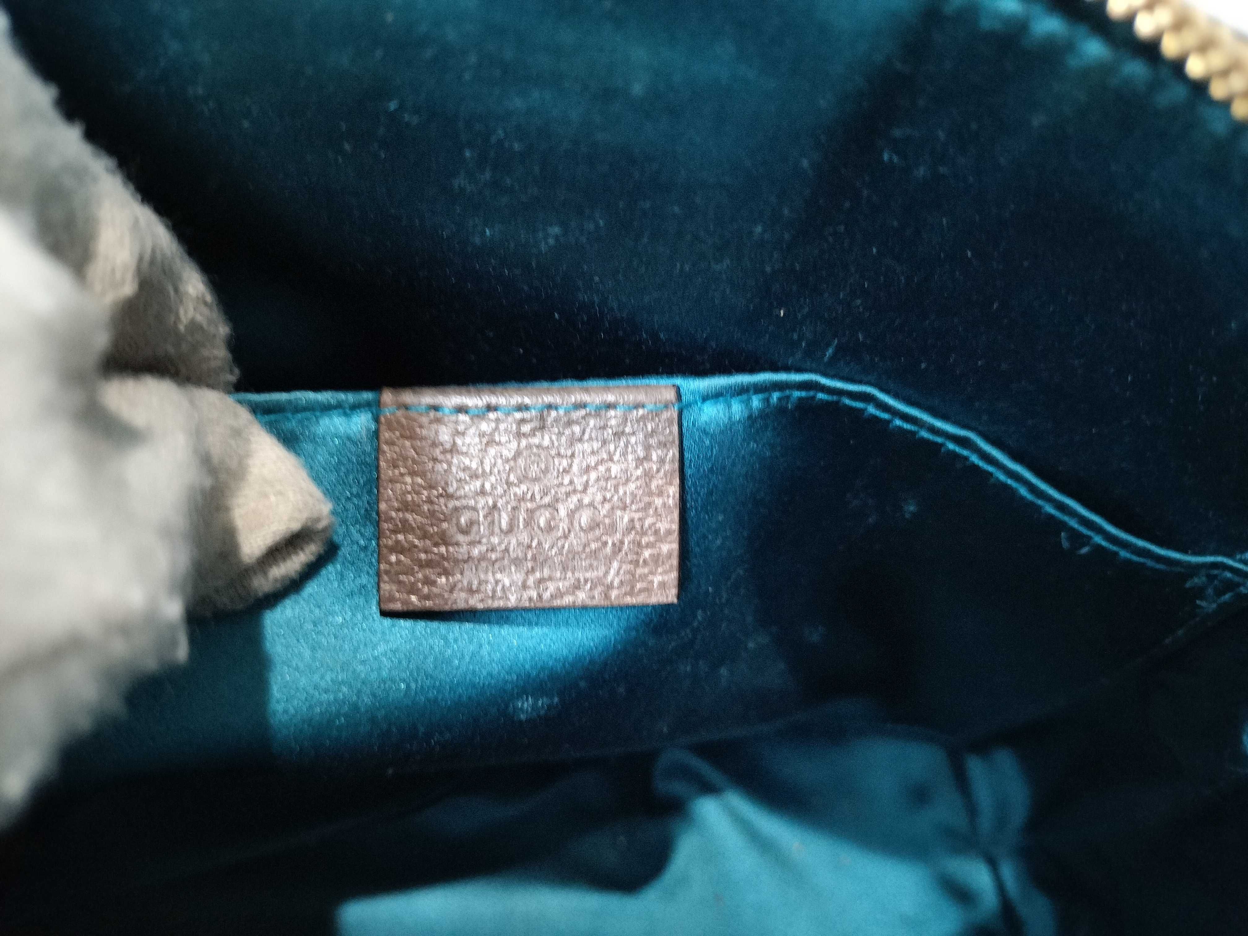GG Supreme Sherry Shoulder Bag — view 12