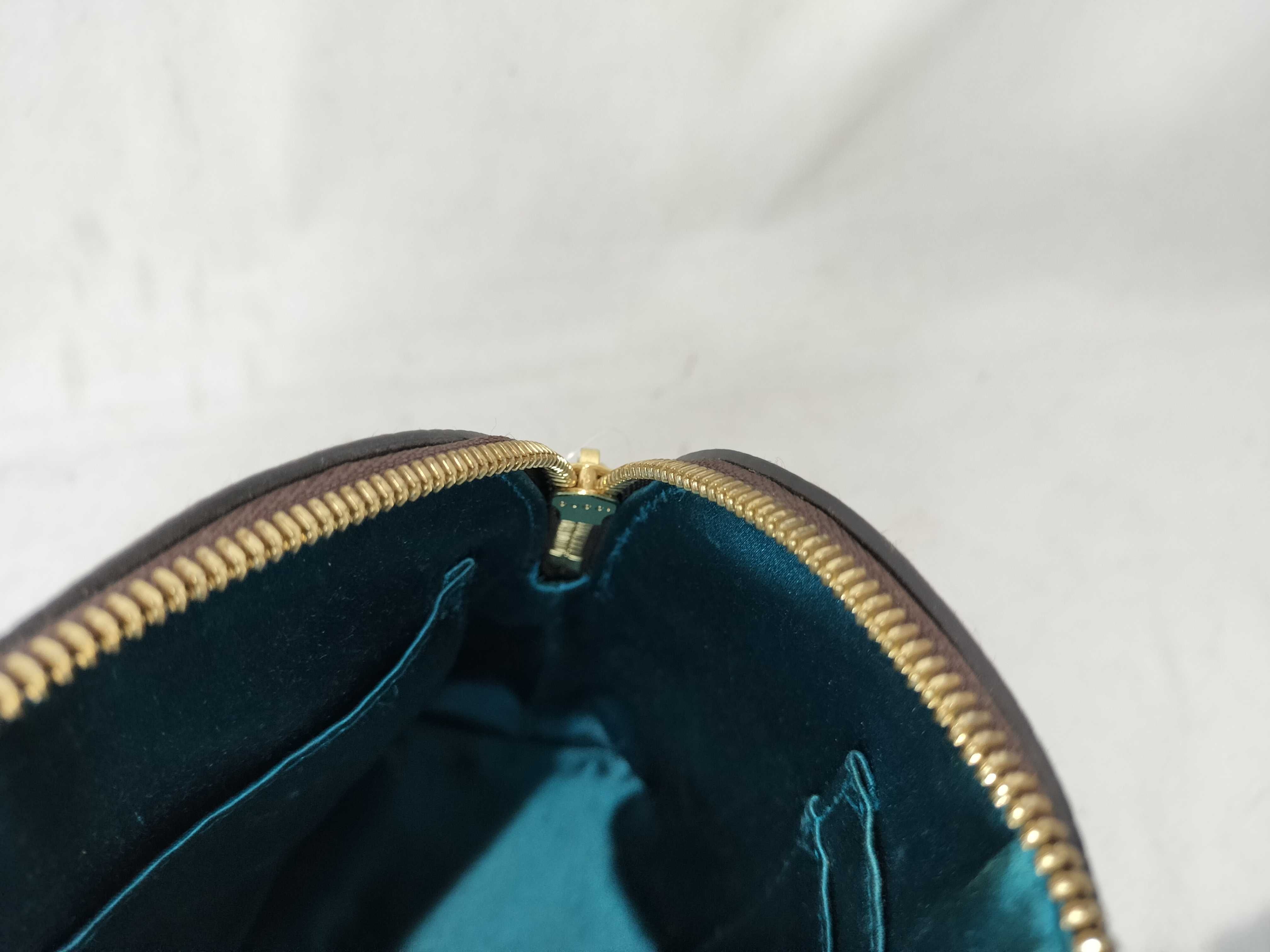 GG Supreme Sherry Shoulder Bag — view 13
