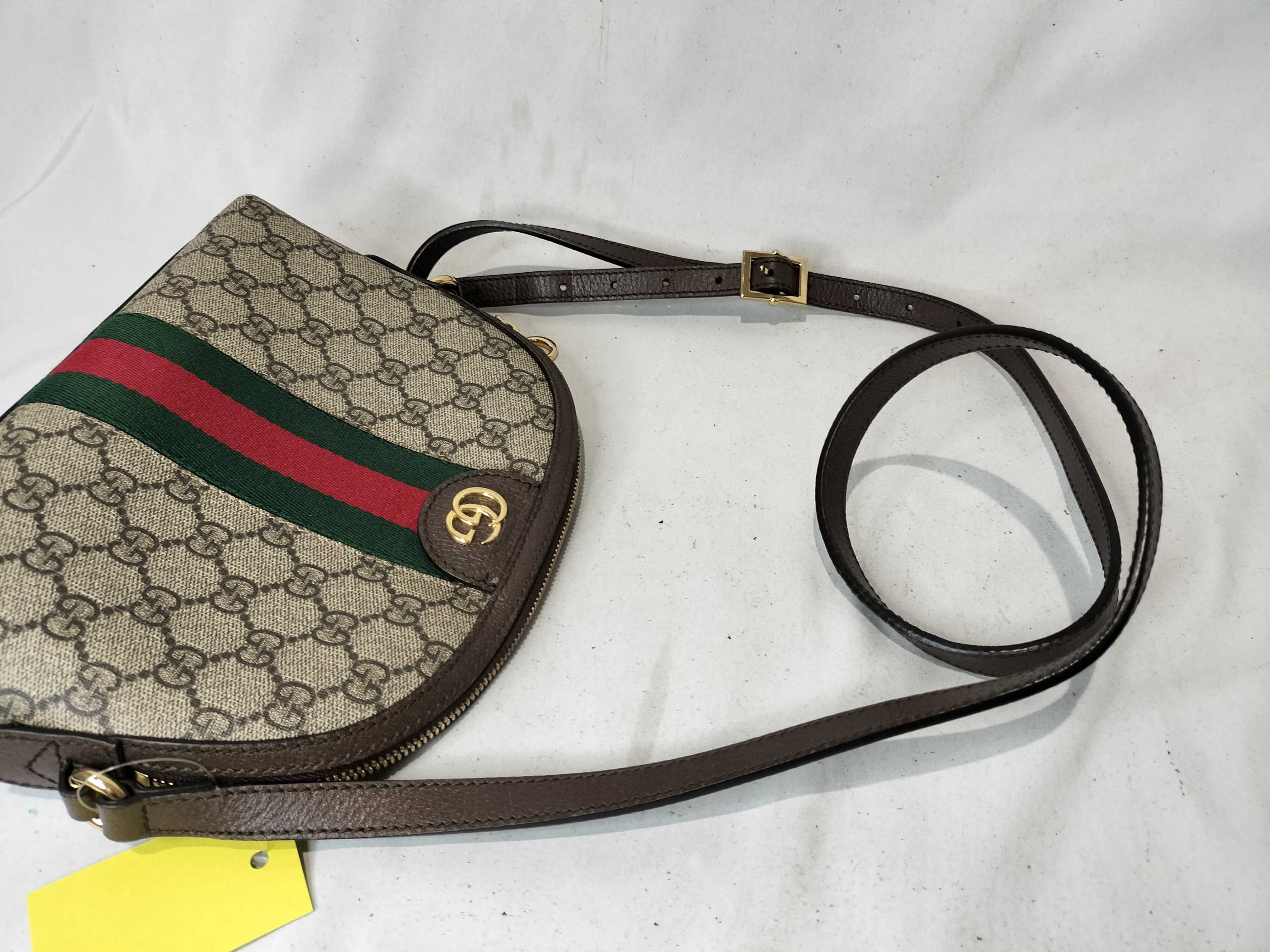 GG Supreme Sherry Shoulder Bag — view 4