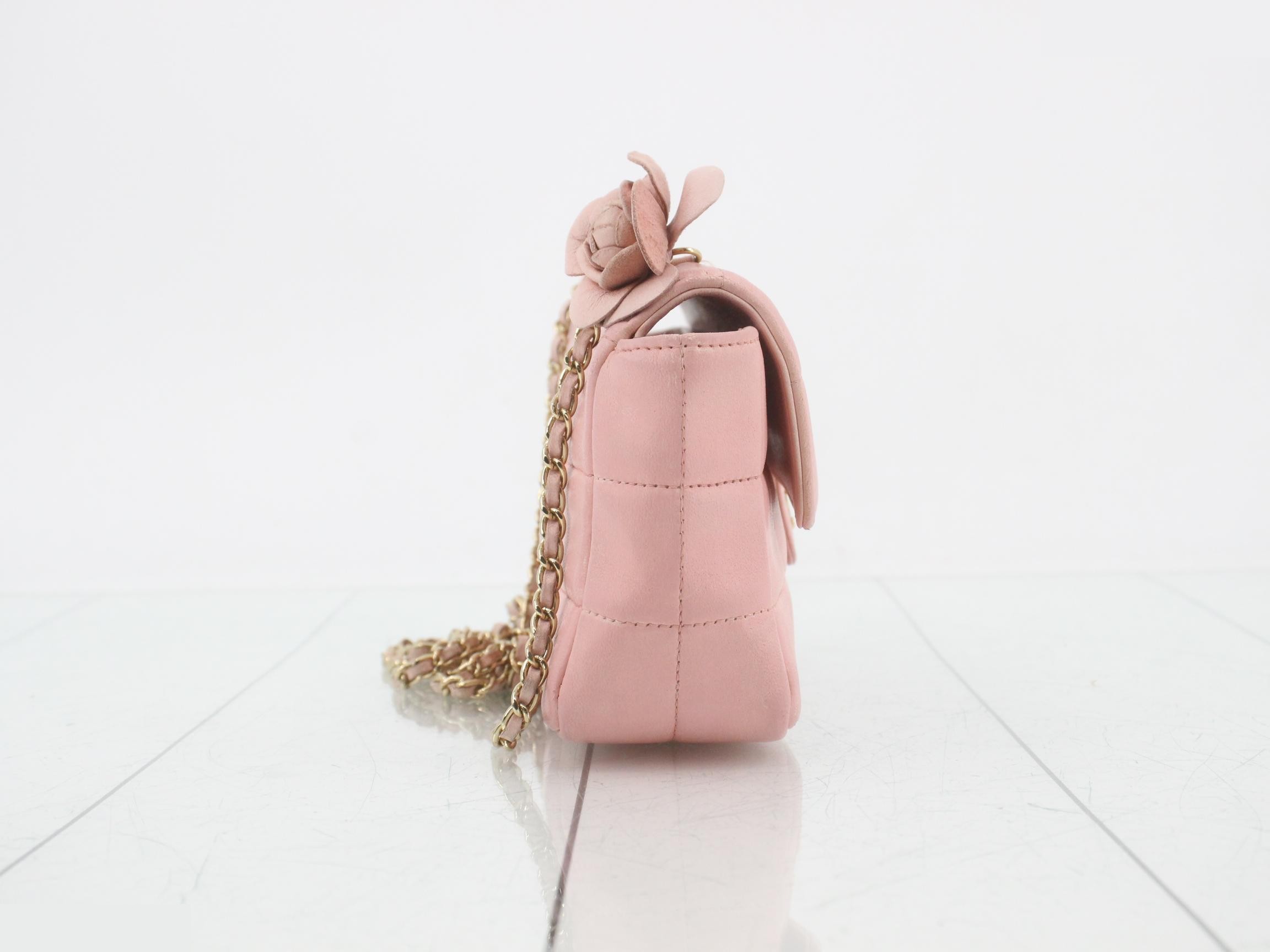 Chocolate Bar Lambskin Chain Shoulder Bag — view 4