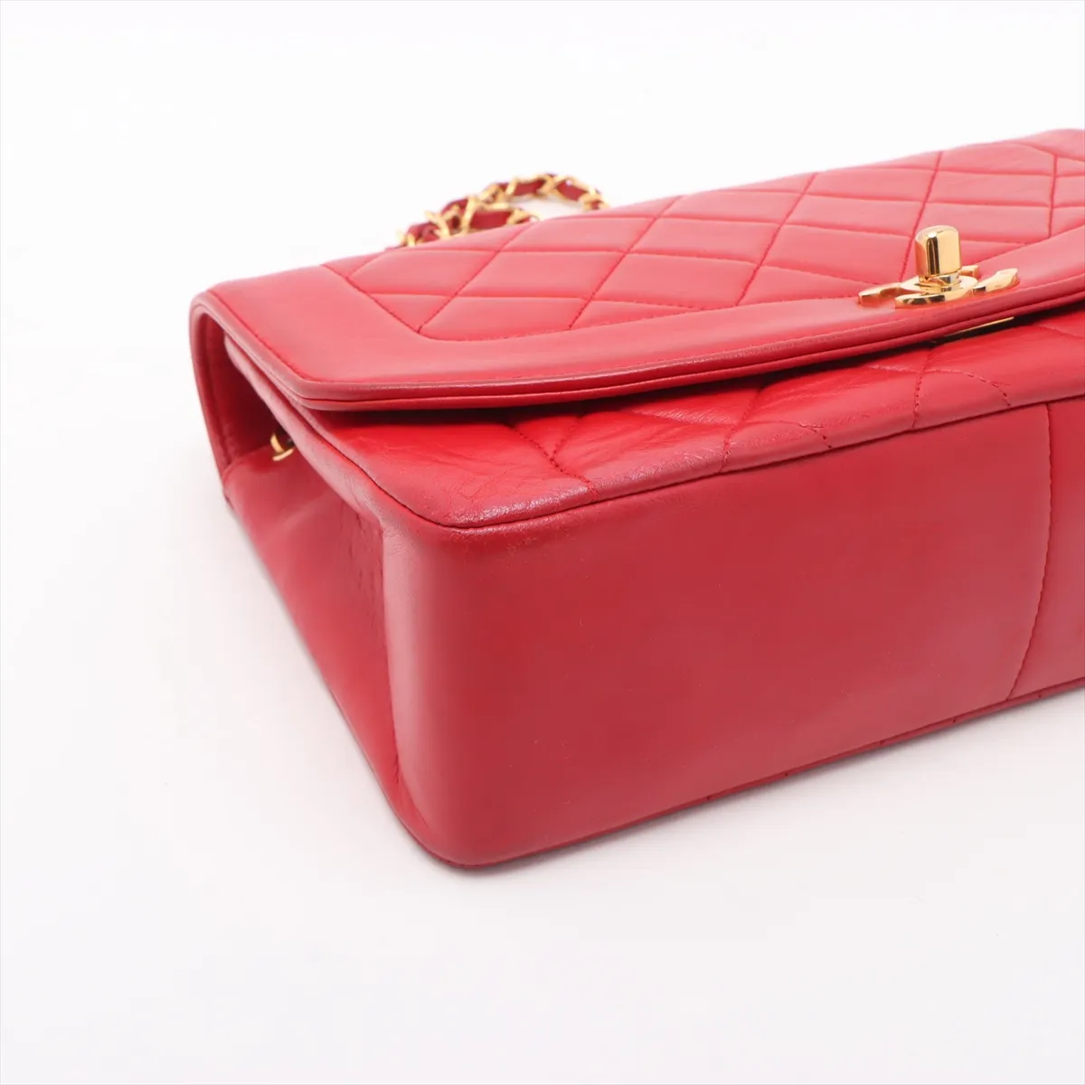 Matelasse Lambskin Single Flap Single Chain Bag Diana Flap Red Gold Hardware 2625435 2nd Edition — view 4