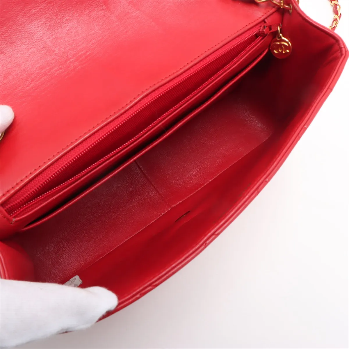 Matelasse Lambskin Single Flap Single Chain Bag Diana Flap Red Gold Hardware 2625435 2nd Edition — view 6