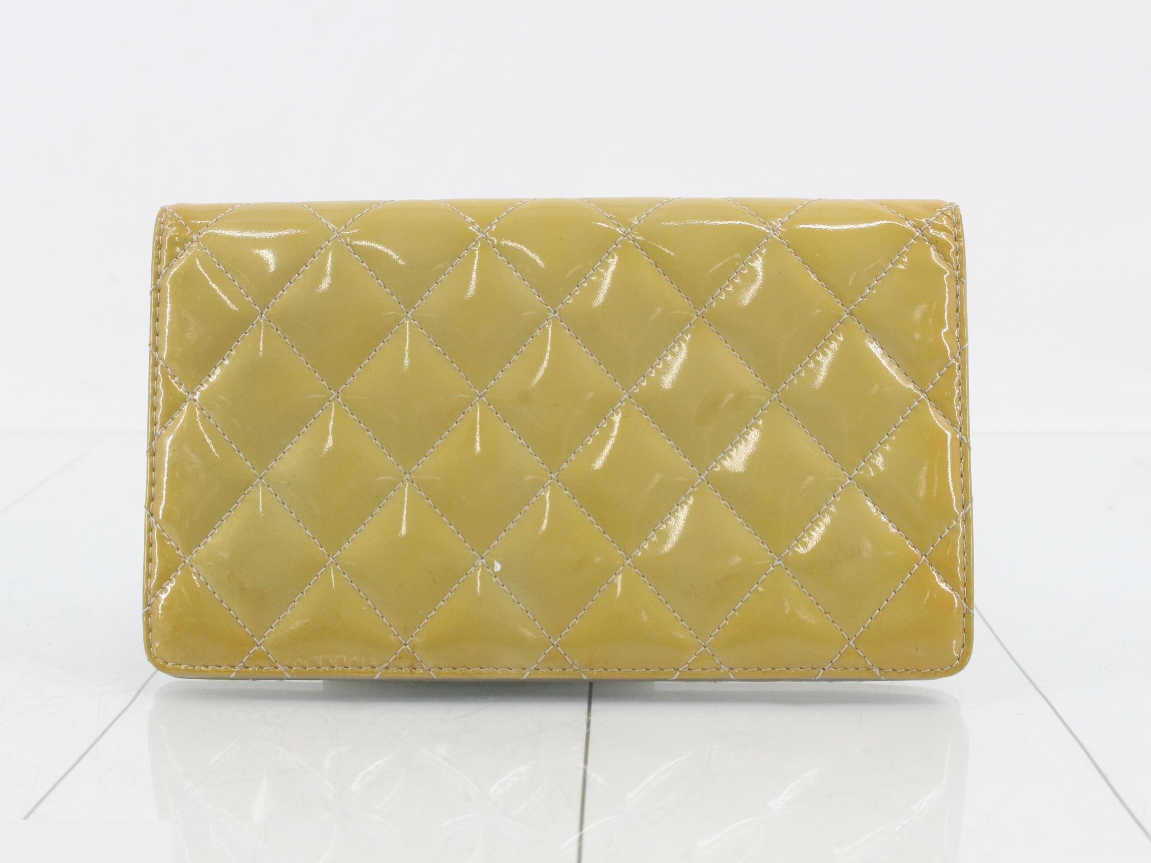 wallet — view 2