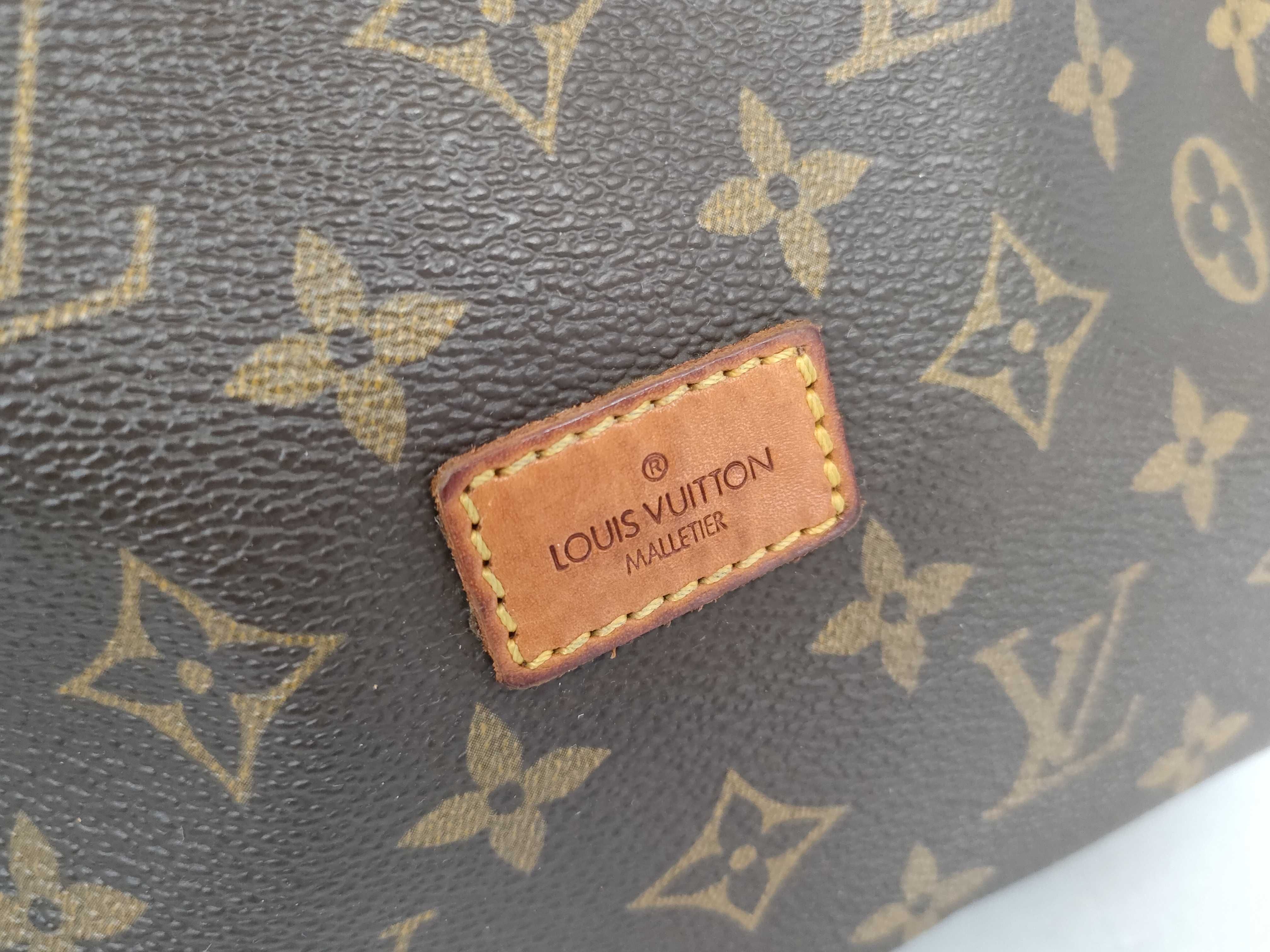 Monogram LV Vuitton Saumur 30 Shoulder Bag — view 11
