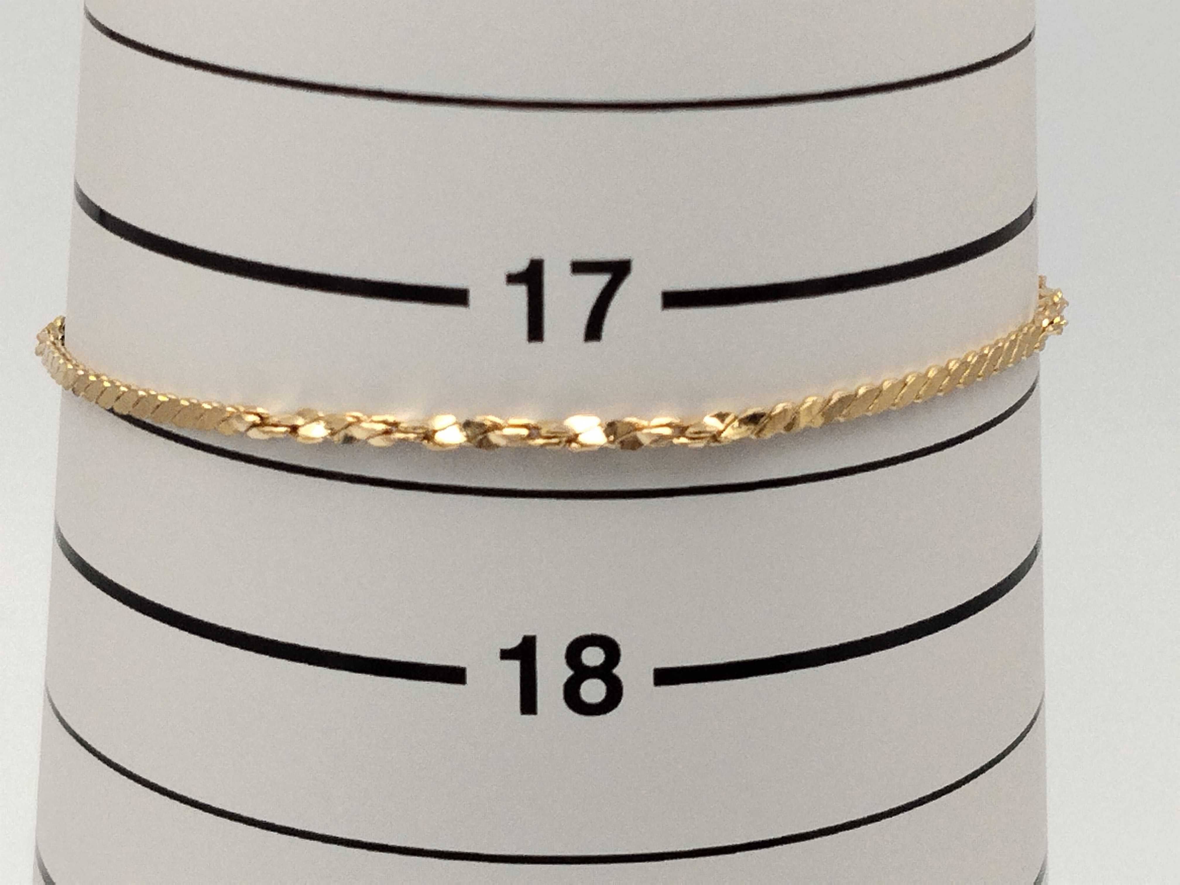 Vintage G-Logo Curb Chain Gold Bracelet (Bracelet/Bangle) — view 8