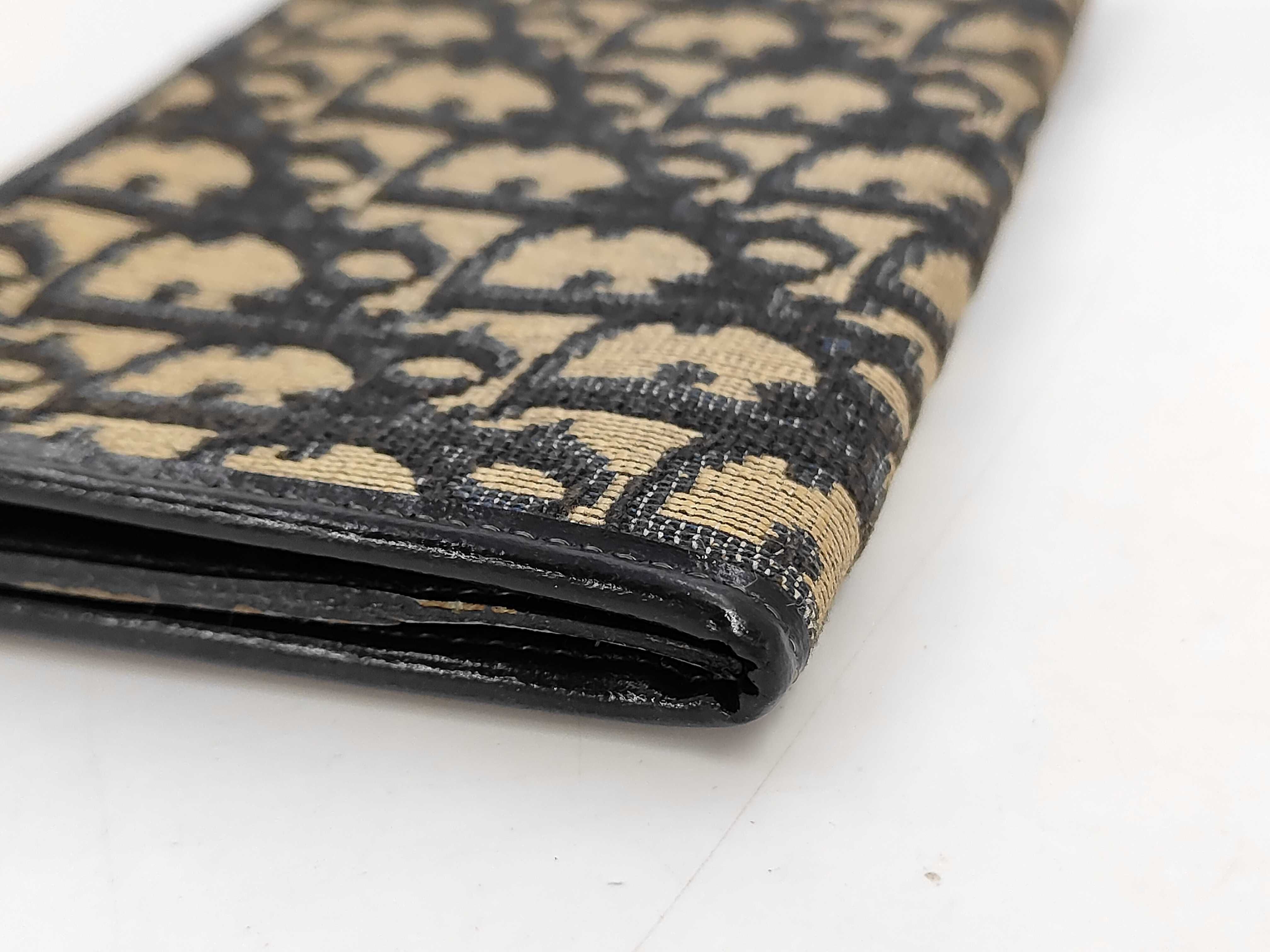 wallet — view 4