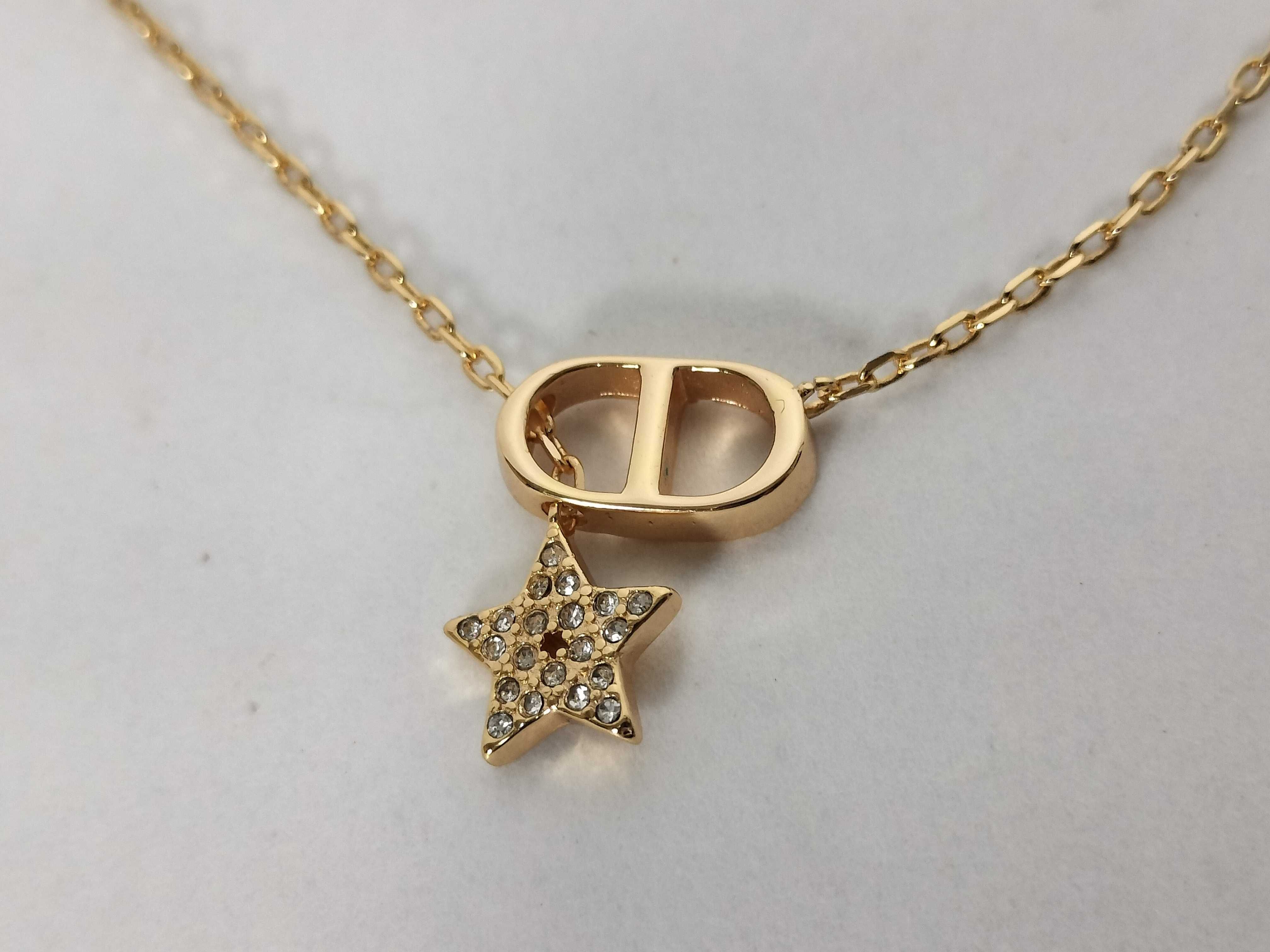 3D CD Logo Star-Shaped Swing Rhinestone Necklace