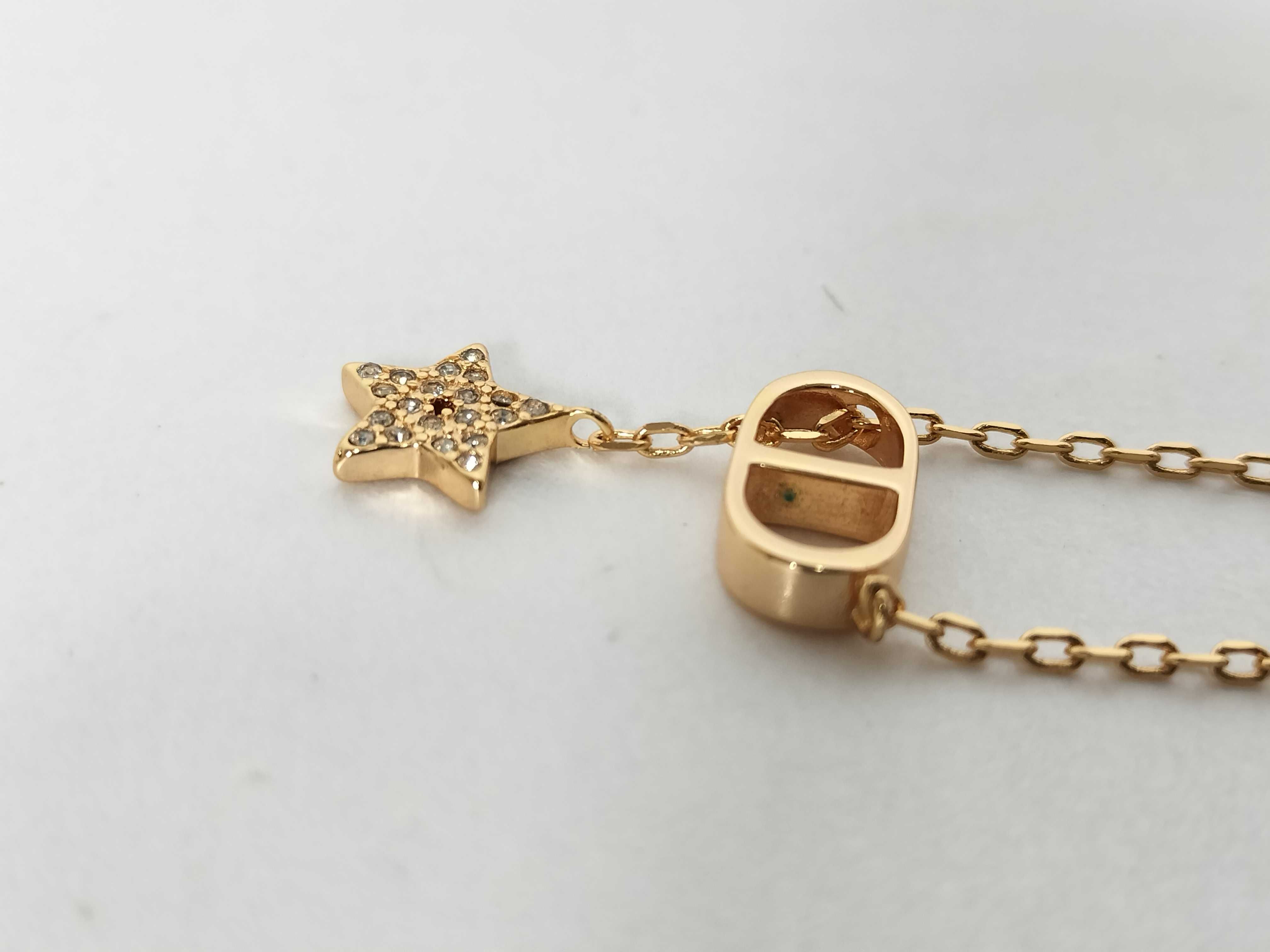 3D CD Logo Star-Shaped Swing Rhinestone Necklace — view 3