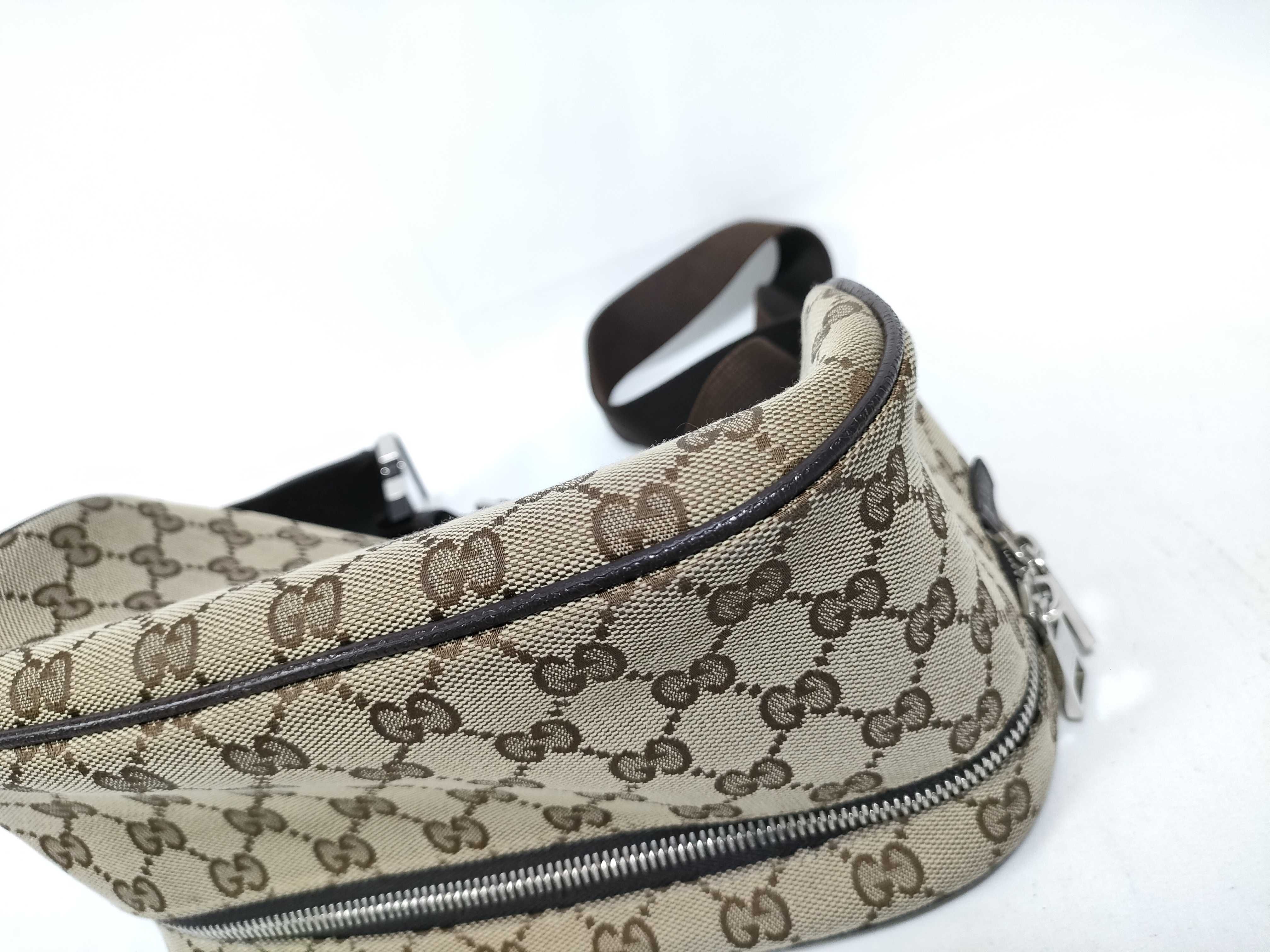 630915 GG Canvas Body Bag Shoulder Bag — view 5