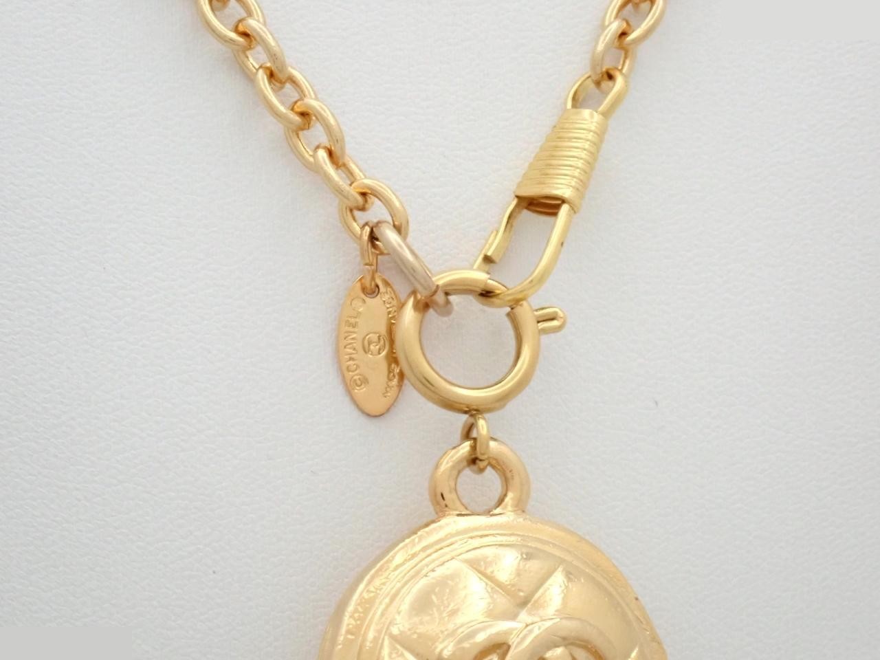 Matelassé Vintage Gold Necklace — view 2