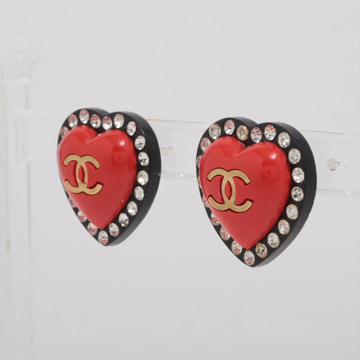 Coco Mark Heart 95P Earrings (Pair) GP x Resin x Rhinestone Red. — view 3