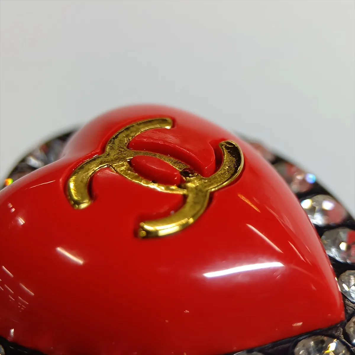 Coco Mark Heart 95P Earrings (Pair) GP x Resin x Rhinestone Red. — view 7