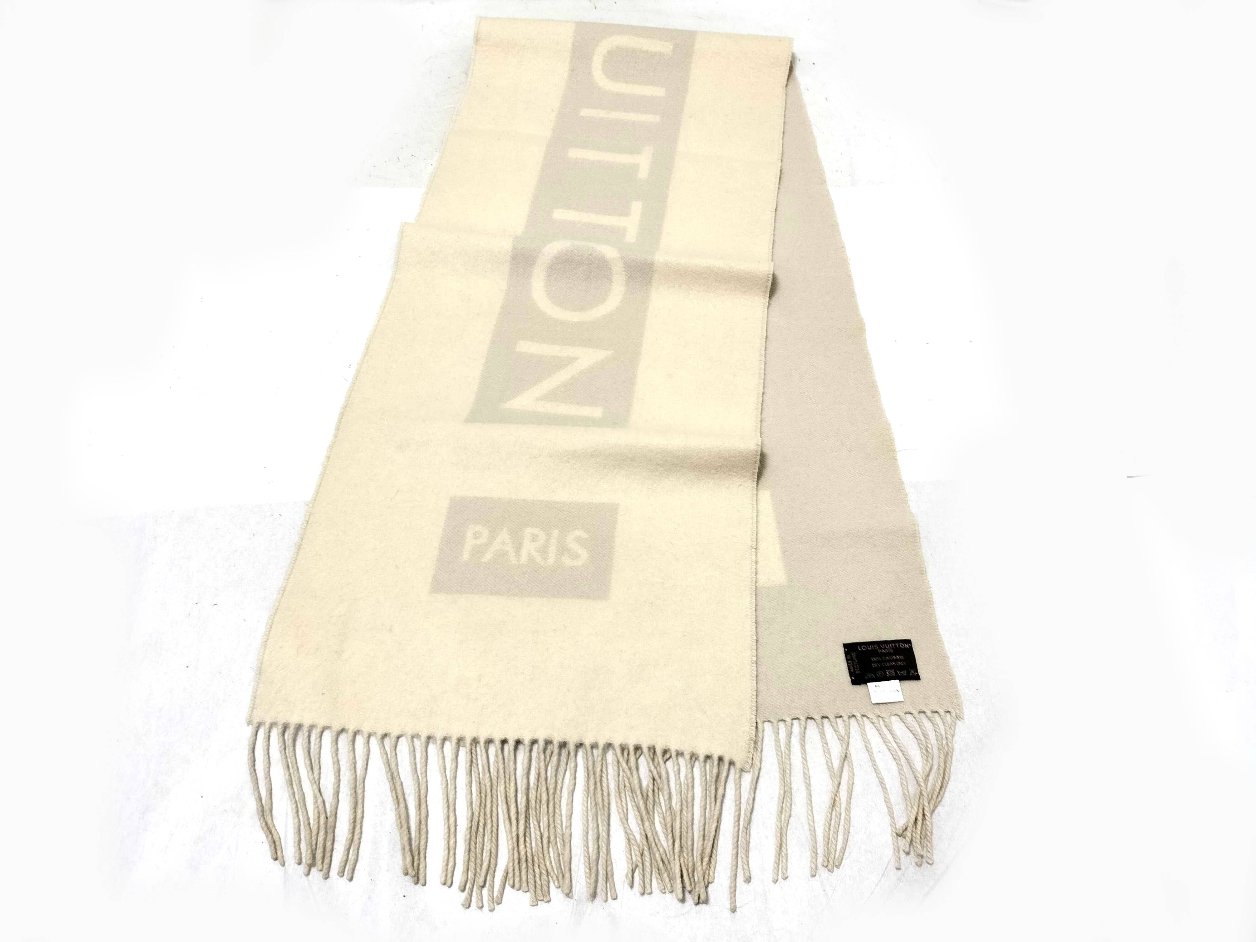 Echarpe Cashmere Scarf and other accessories — view 2