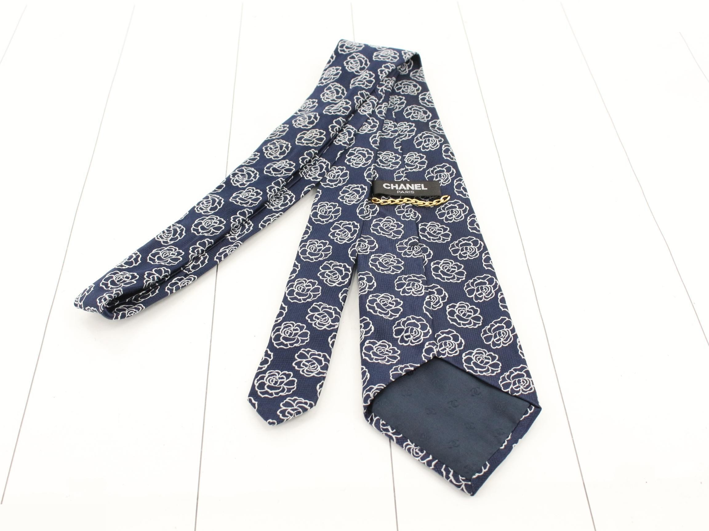 tie — view 2