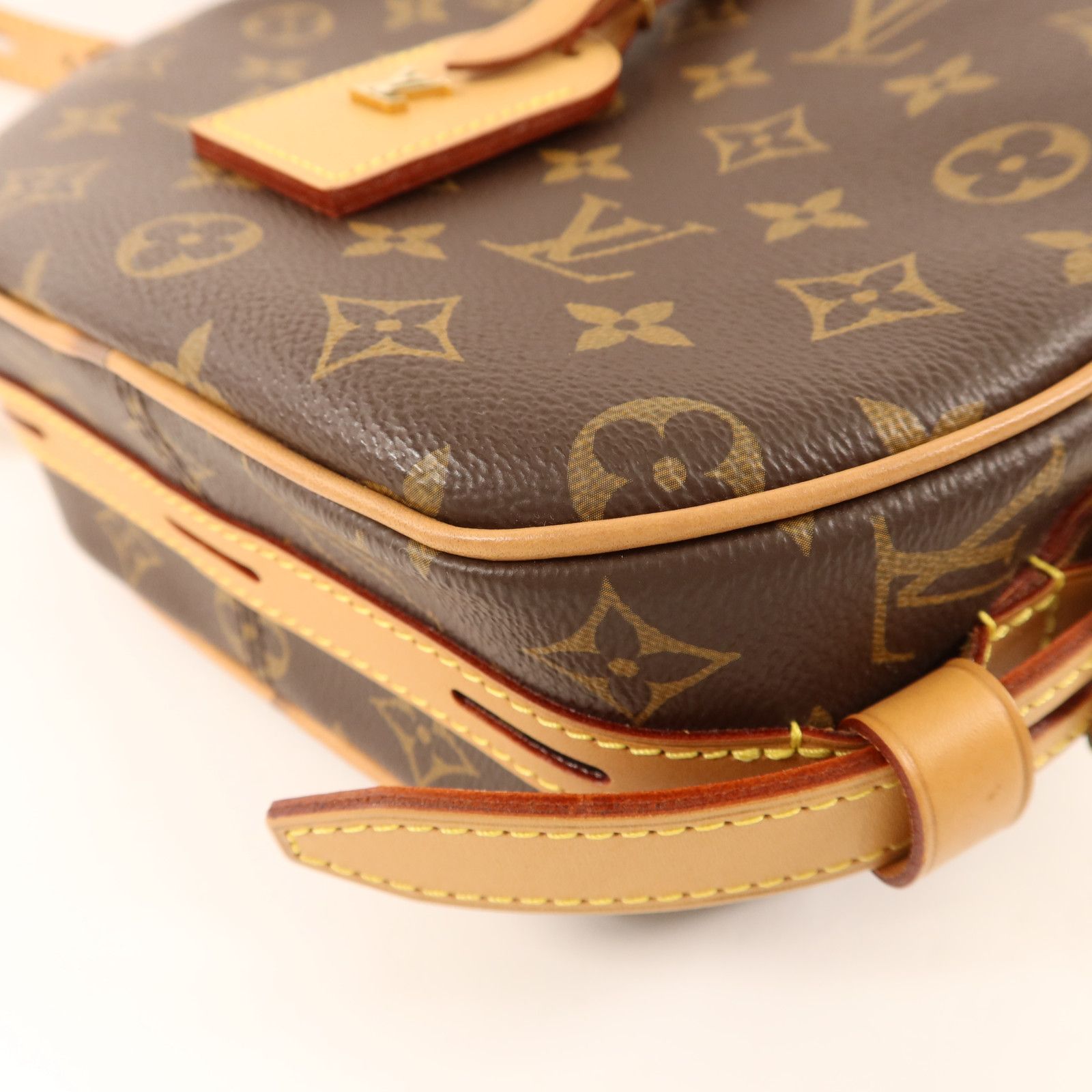 Boite Chapeau Souple MM, Monogram — view 13