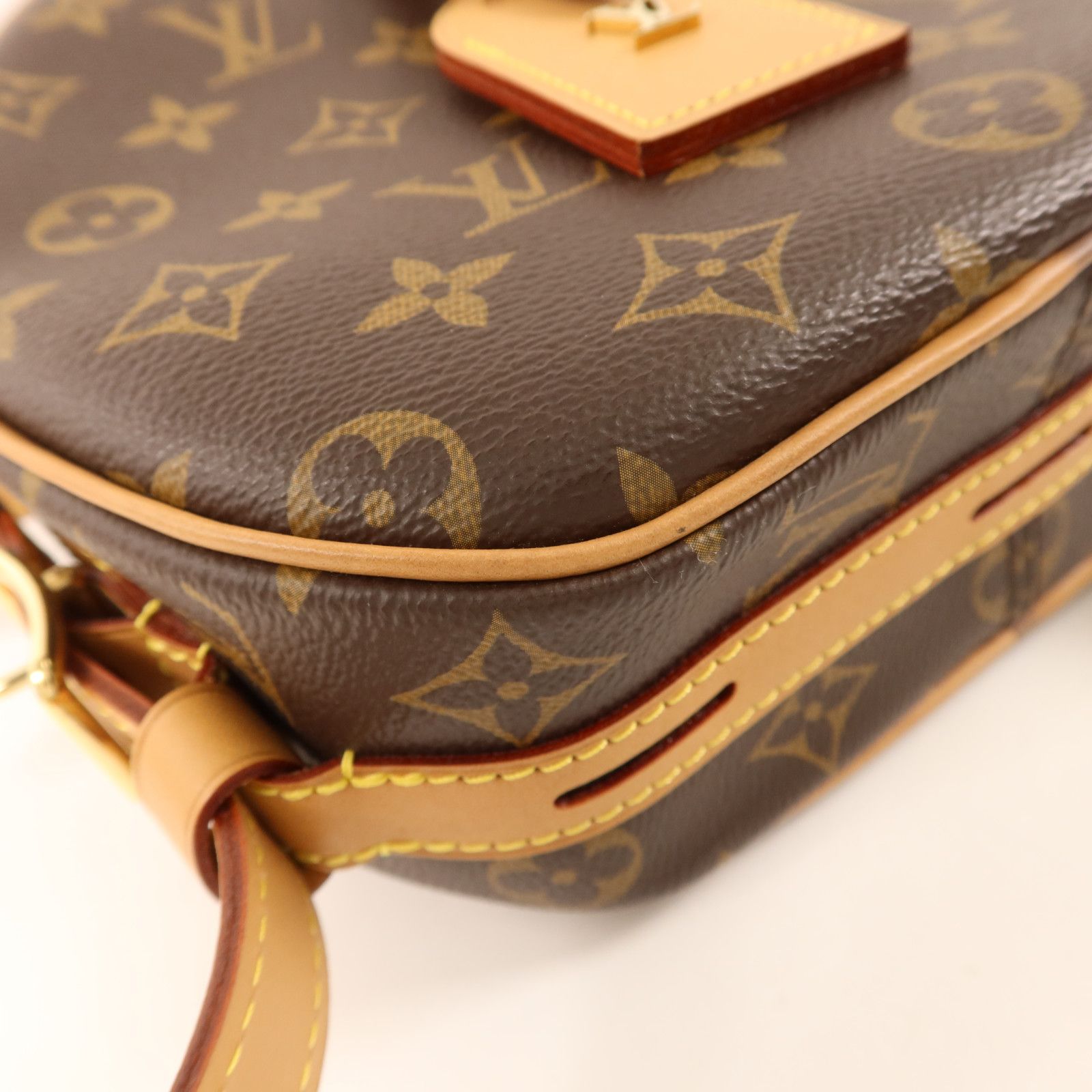 Boite Chapeau Souple MM, Monogram — view 14