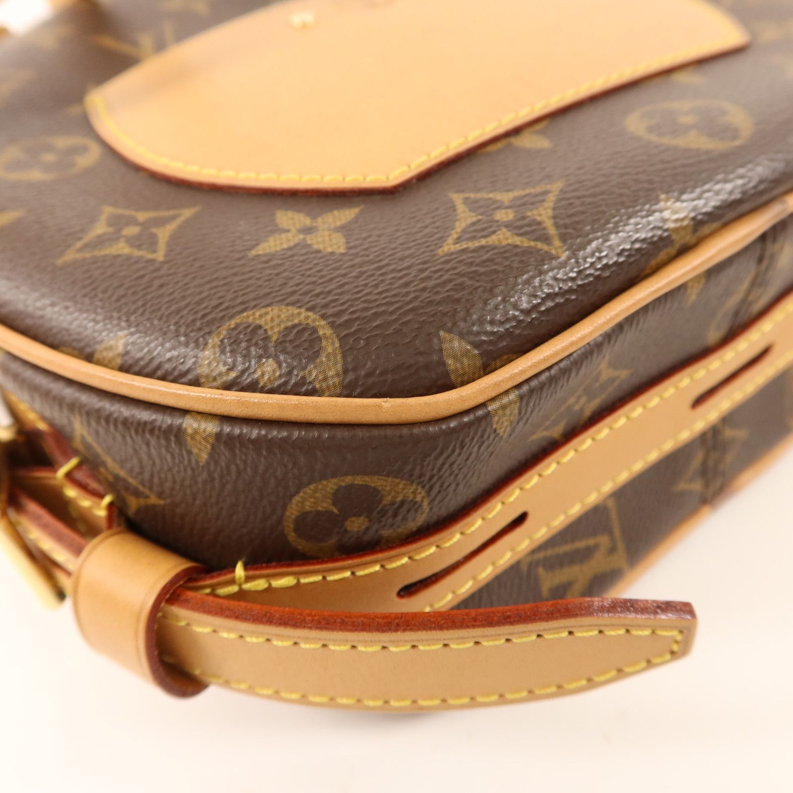 Boite Chapeau Souple MM, Monogram — view 16