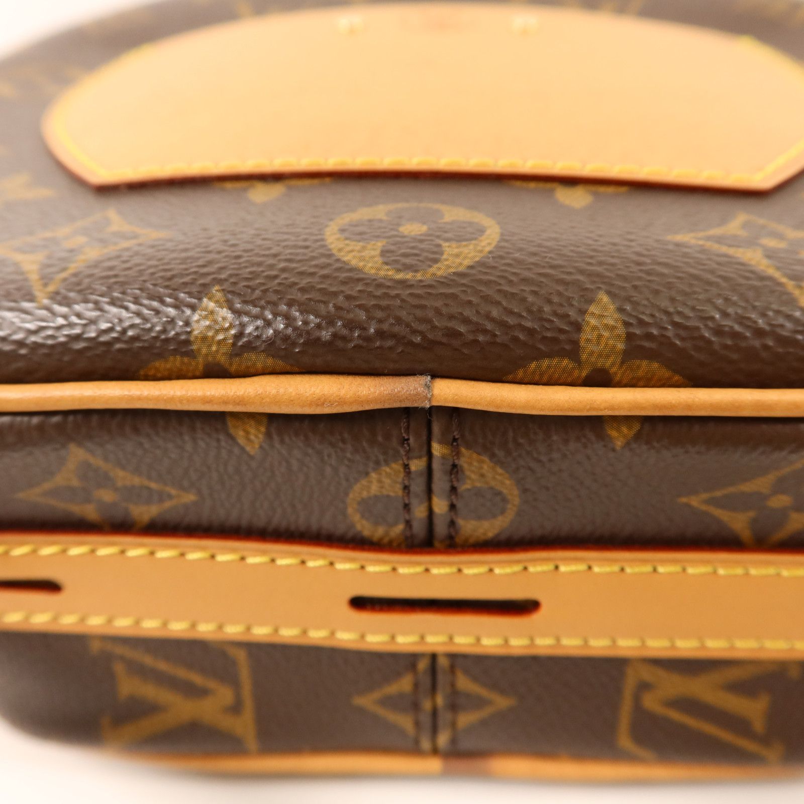 Boite Chapeau Souple MM, Monogram — view 18
