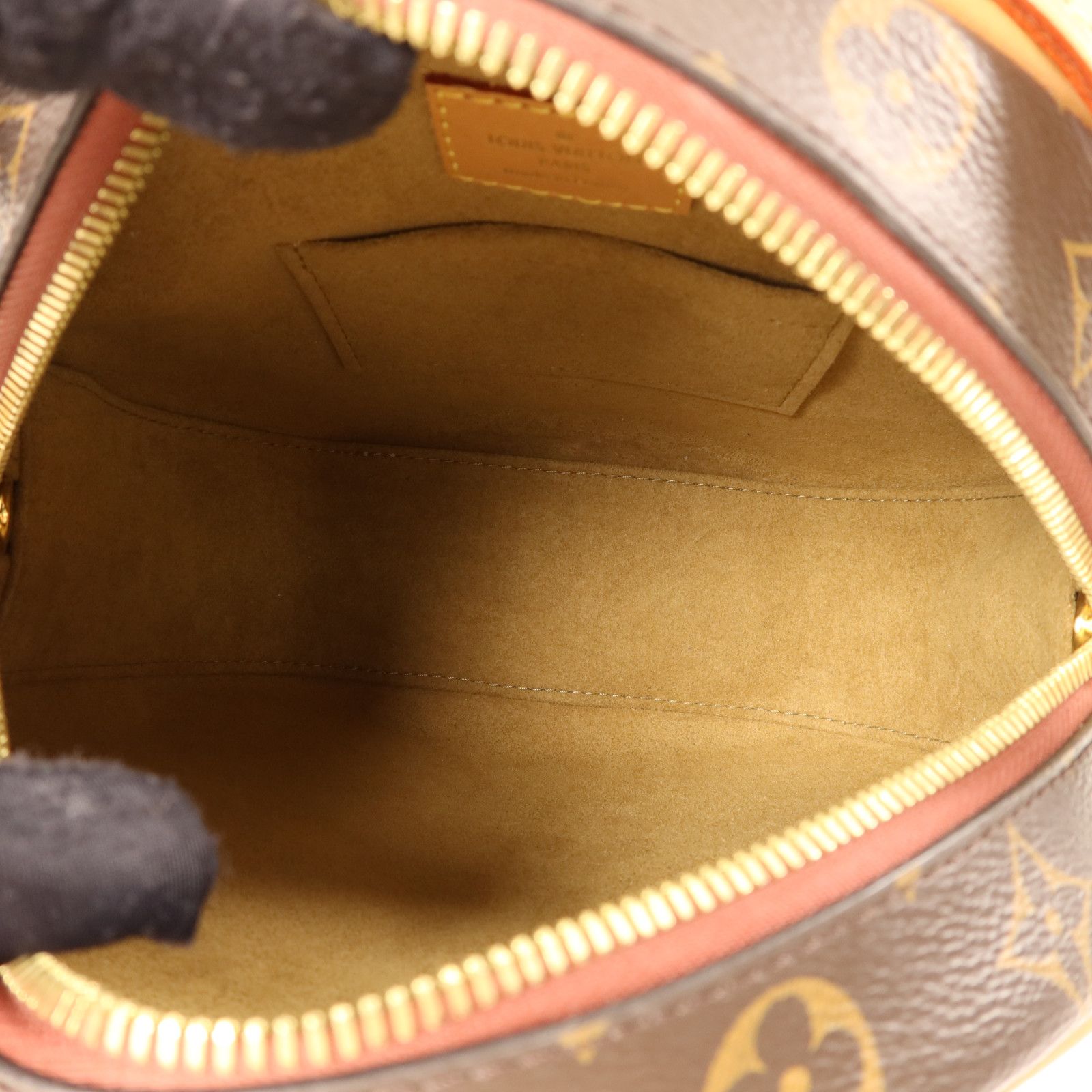 Boite Chapeau Souple MM, Monogram — view 6