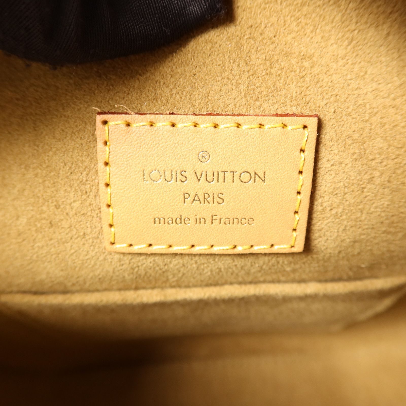 Boite Chapeau Souple MM, Monogram — view 7