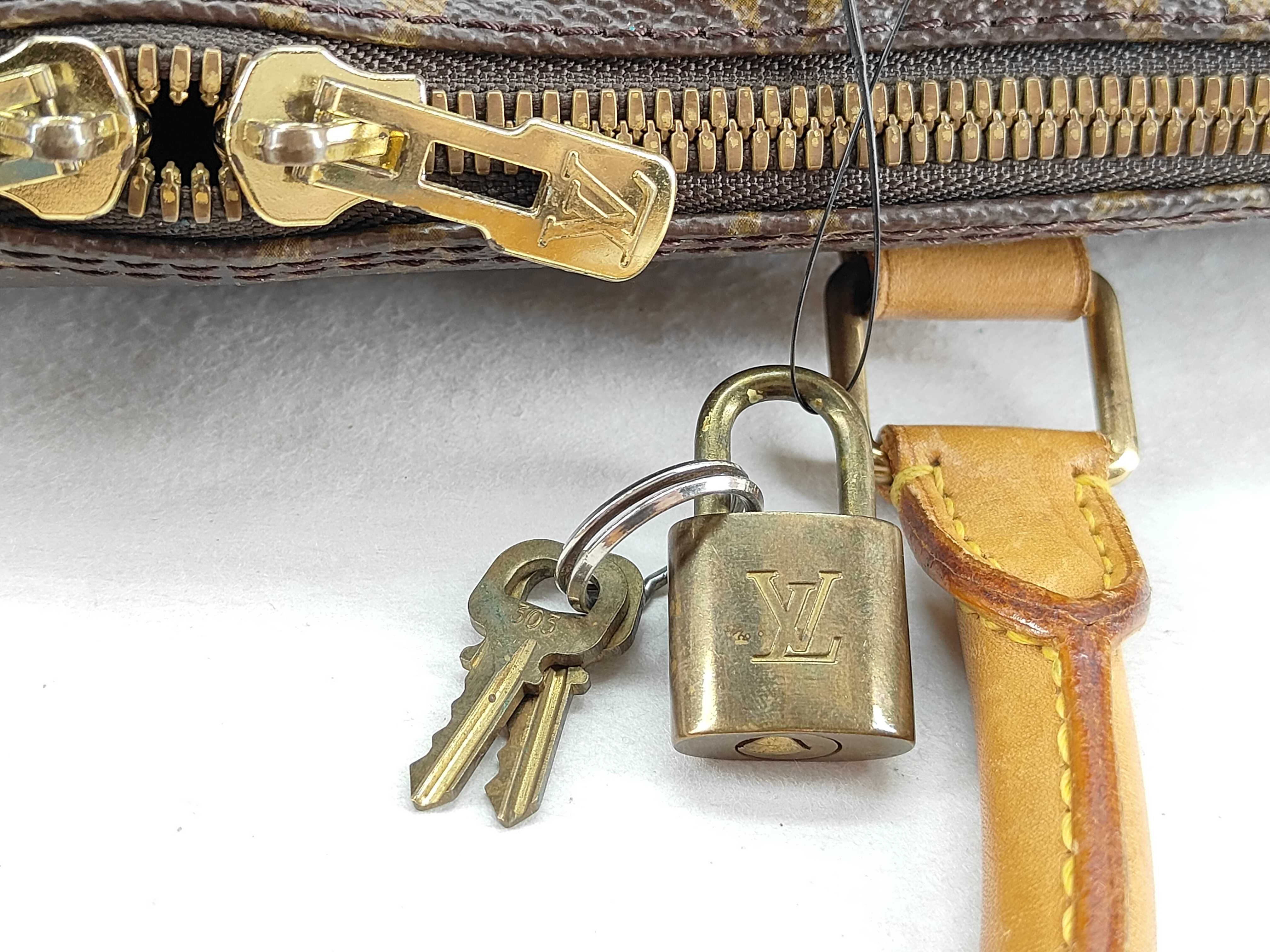 Monogram Keepall Bandoulière Boston Bag — view 10