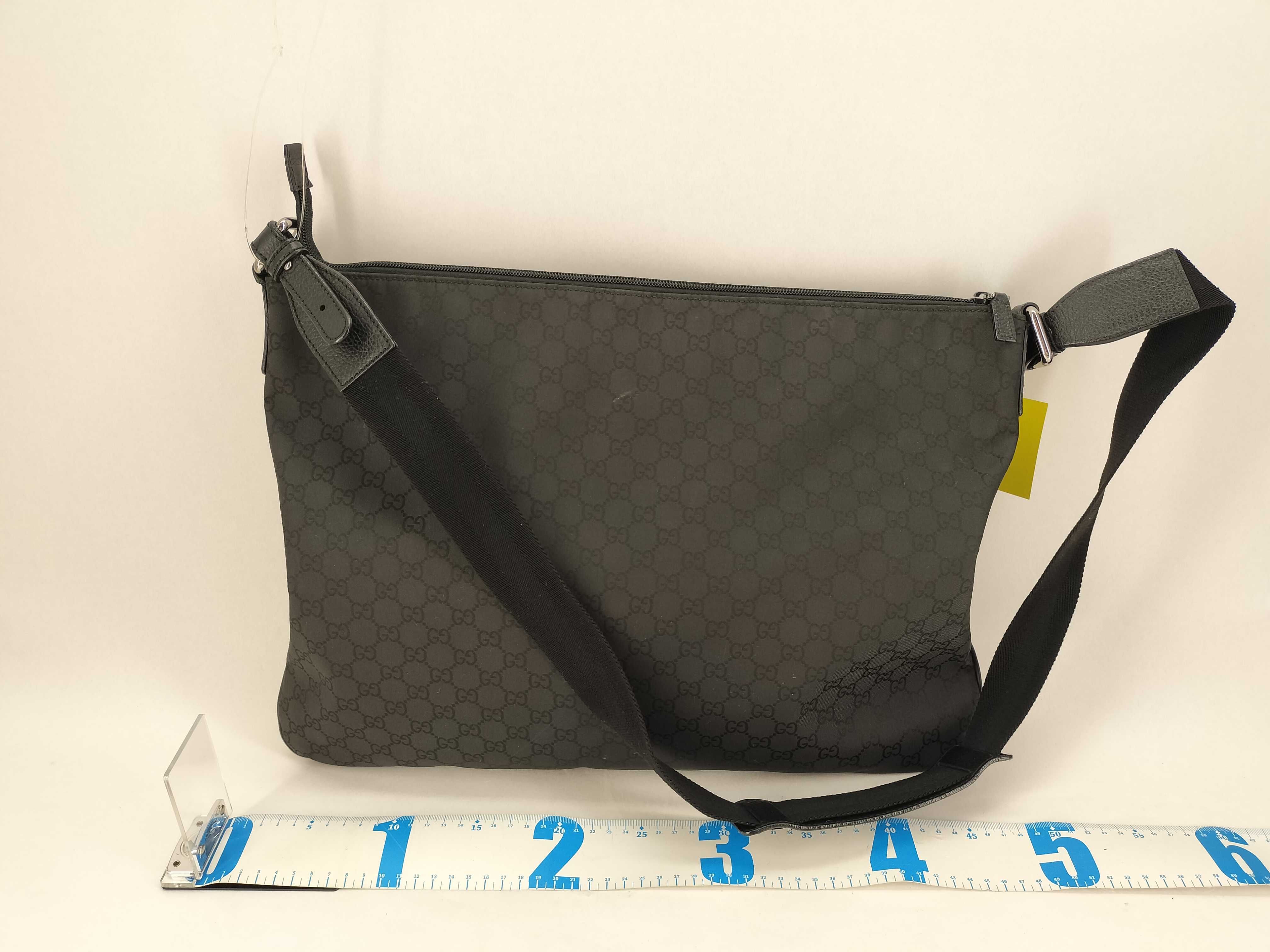 GG Canvas 190628 Shoulder Bag (Outlet Item) — view 2