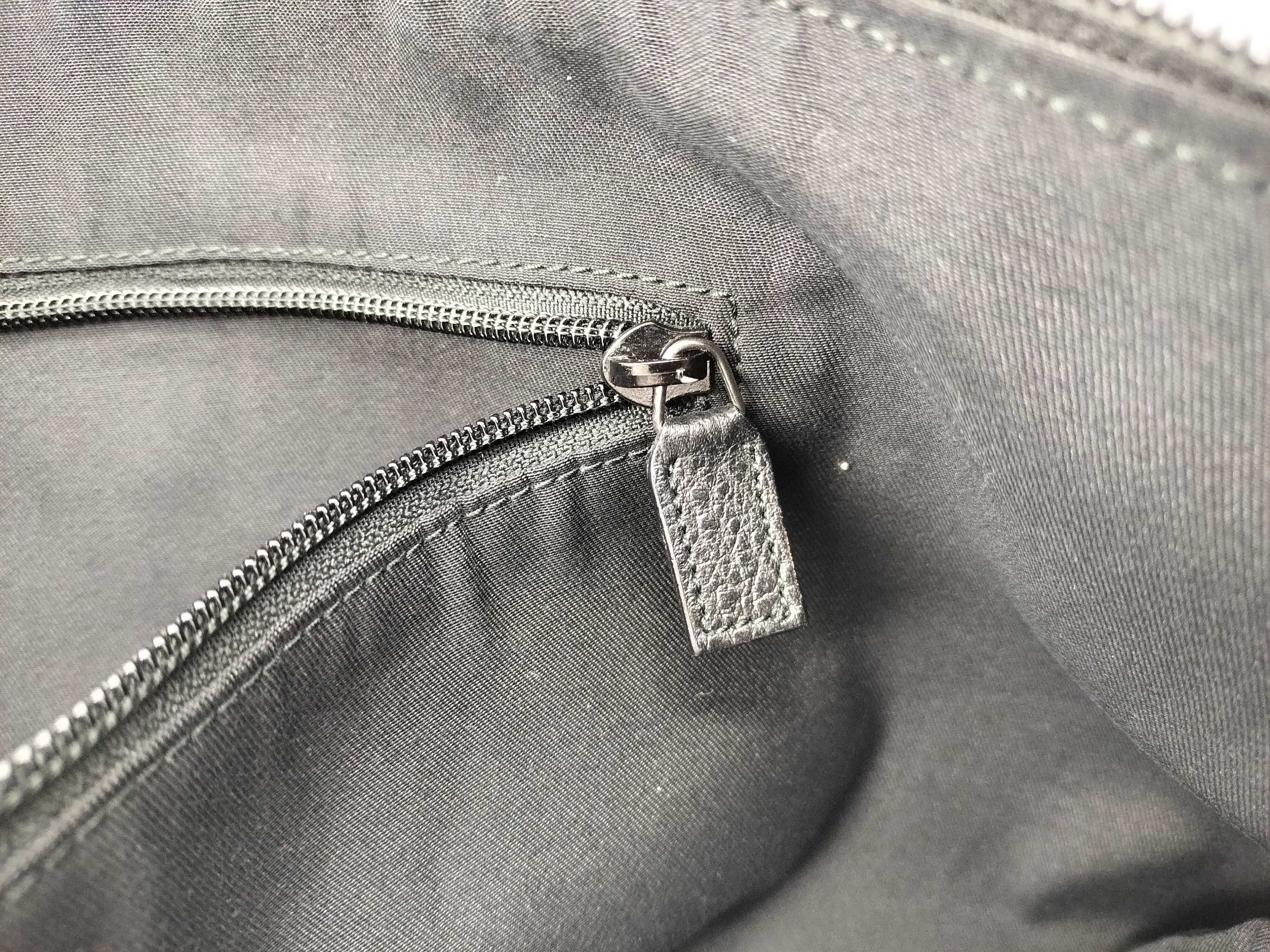 GG Canvas 190628 Shoulder Bag (Outlet Item) — view 14