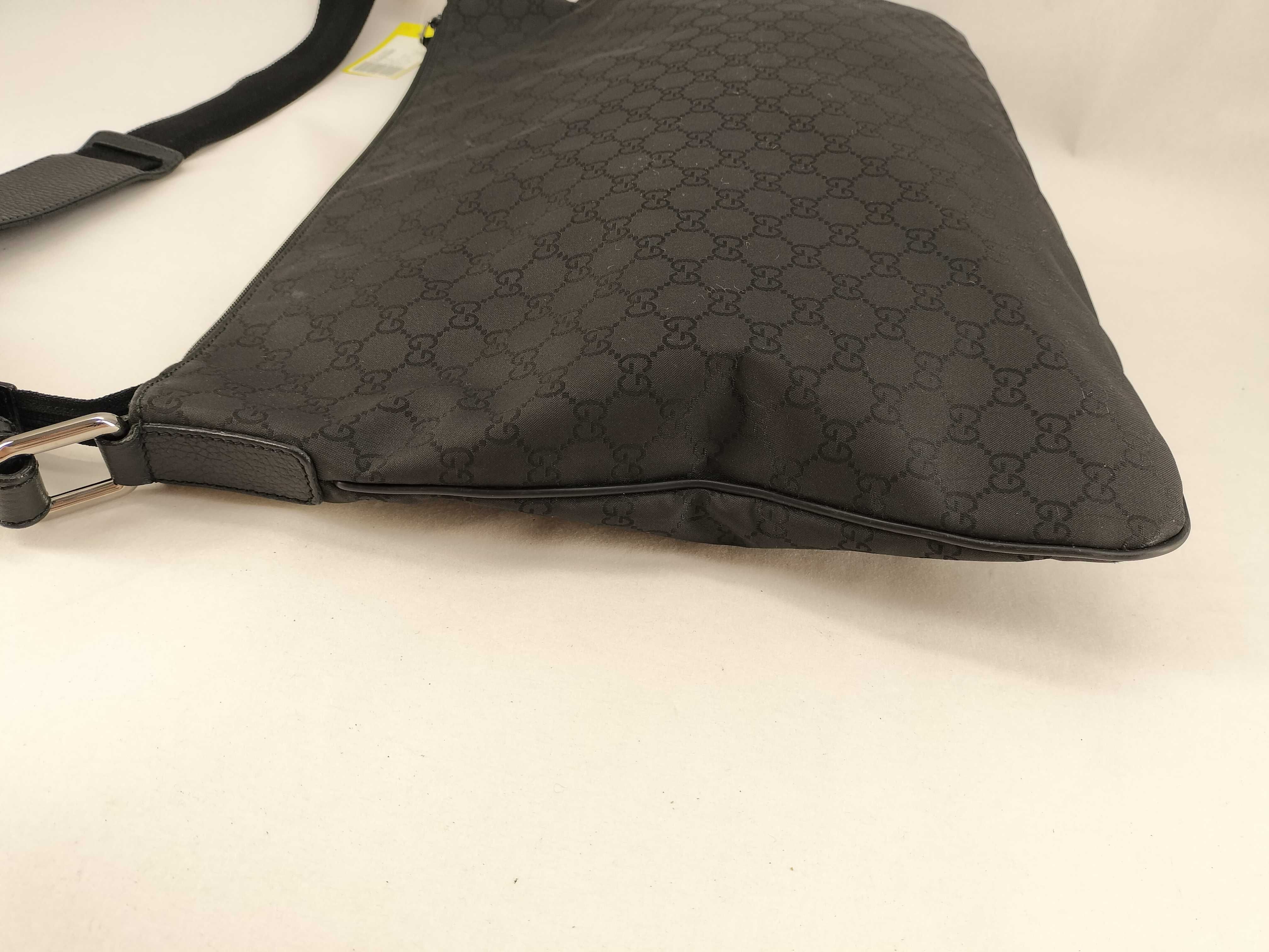 GG Canvas 190628 Shoulder Bag (Outlet Item) — view 8