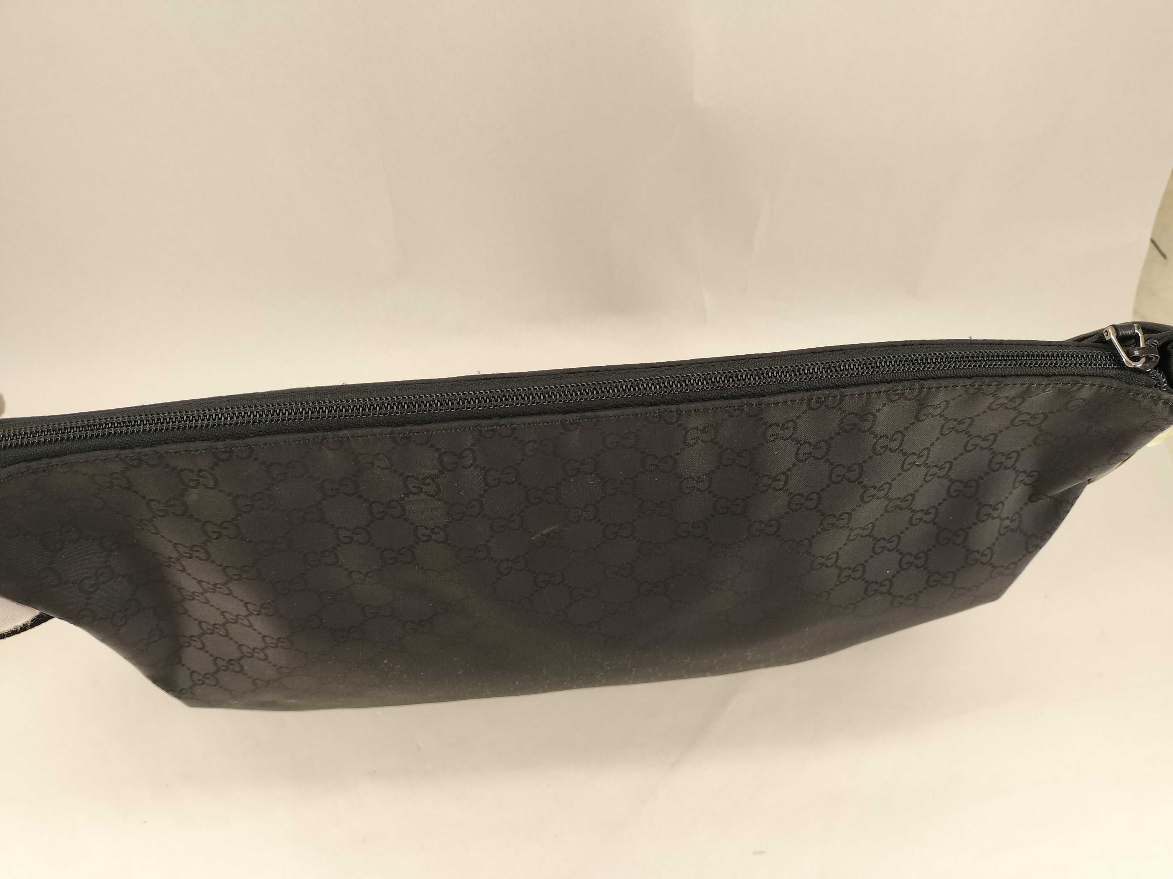 GG Canvas 190628 Shoulder Bag (Outlet Item) — view 9
