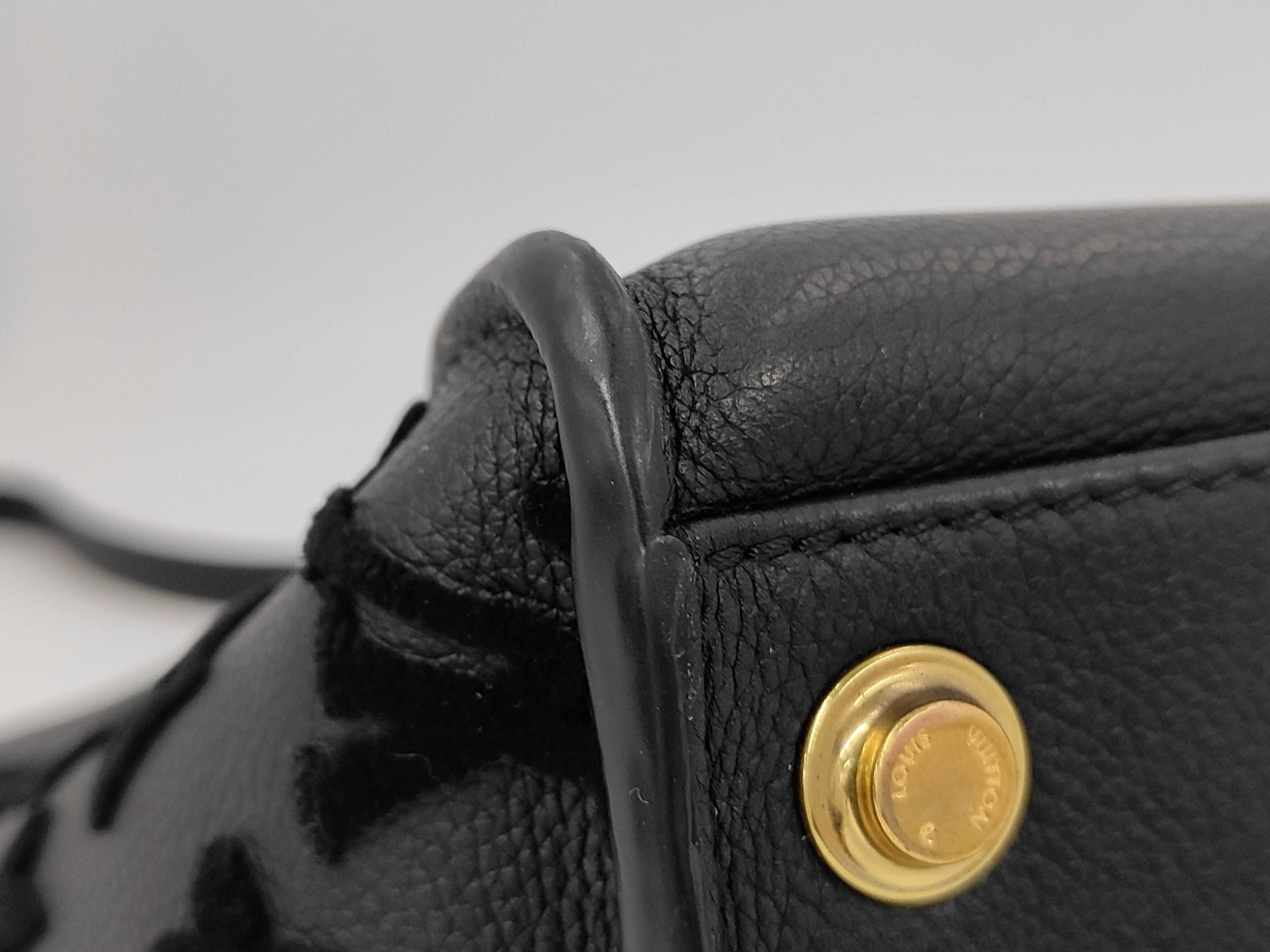 On My Side MM Handbag — view 7
