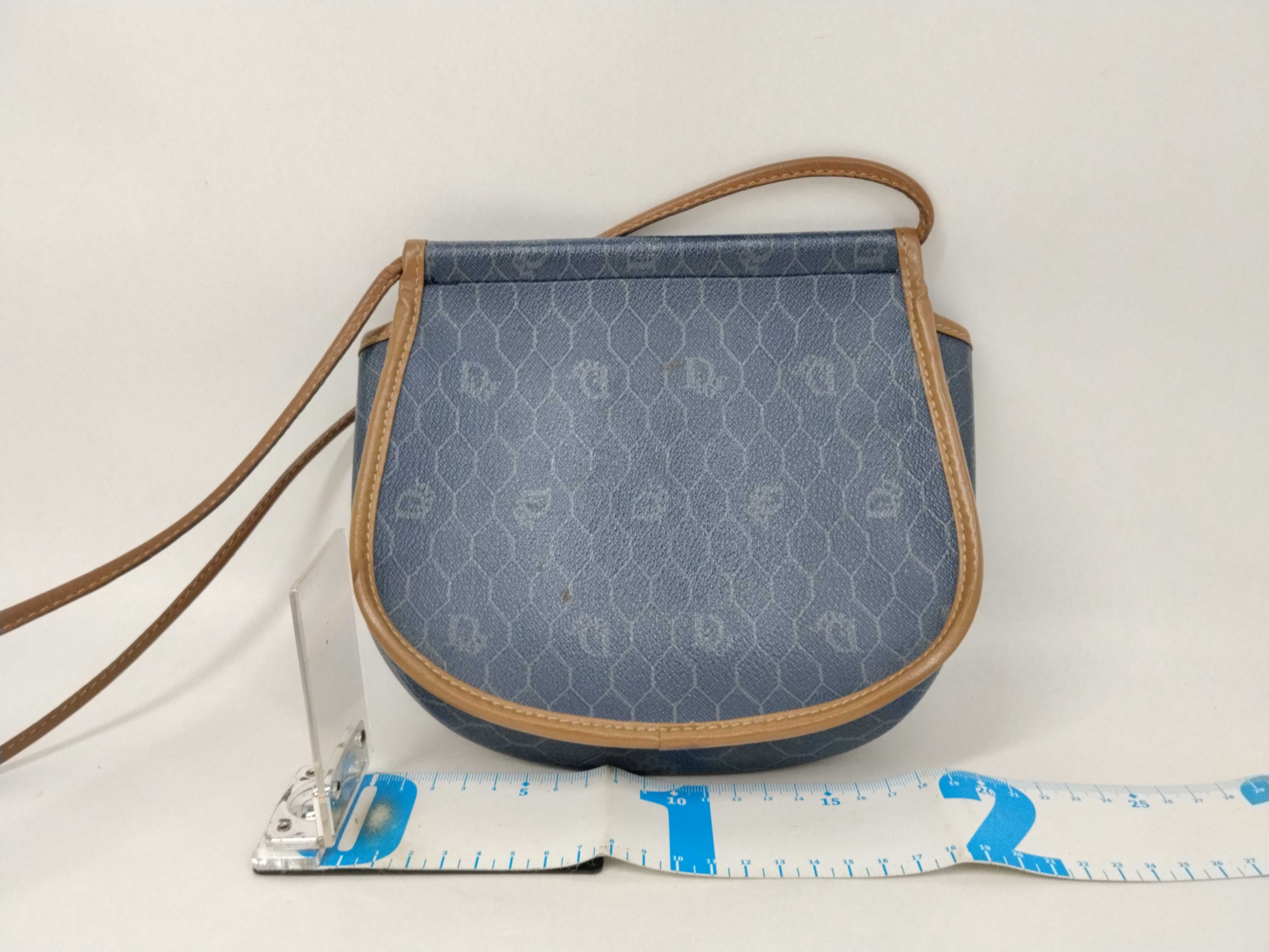 Honeycomb Pattern Shoulder Bag — view 2