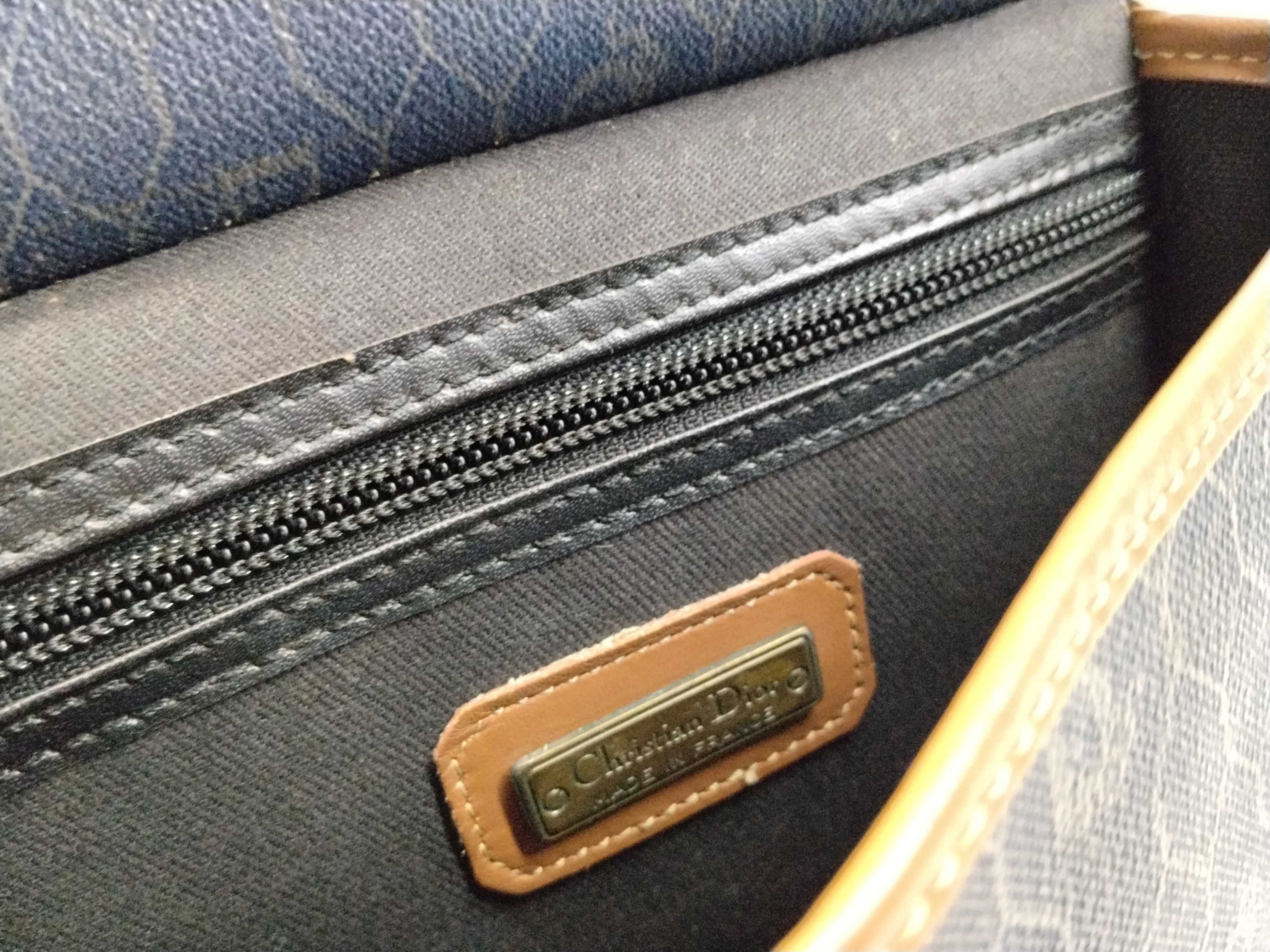 Honeycomb Pattern Shoulder Bag — view 14