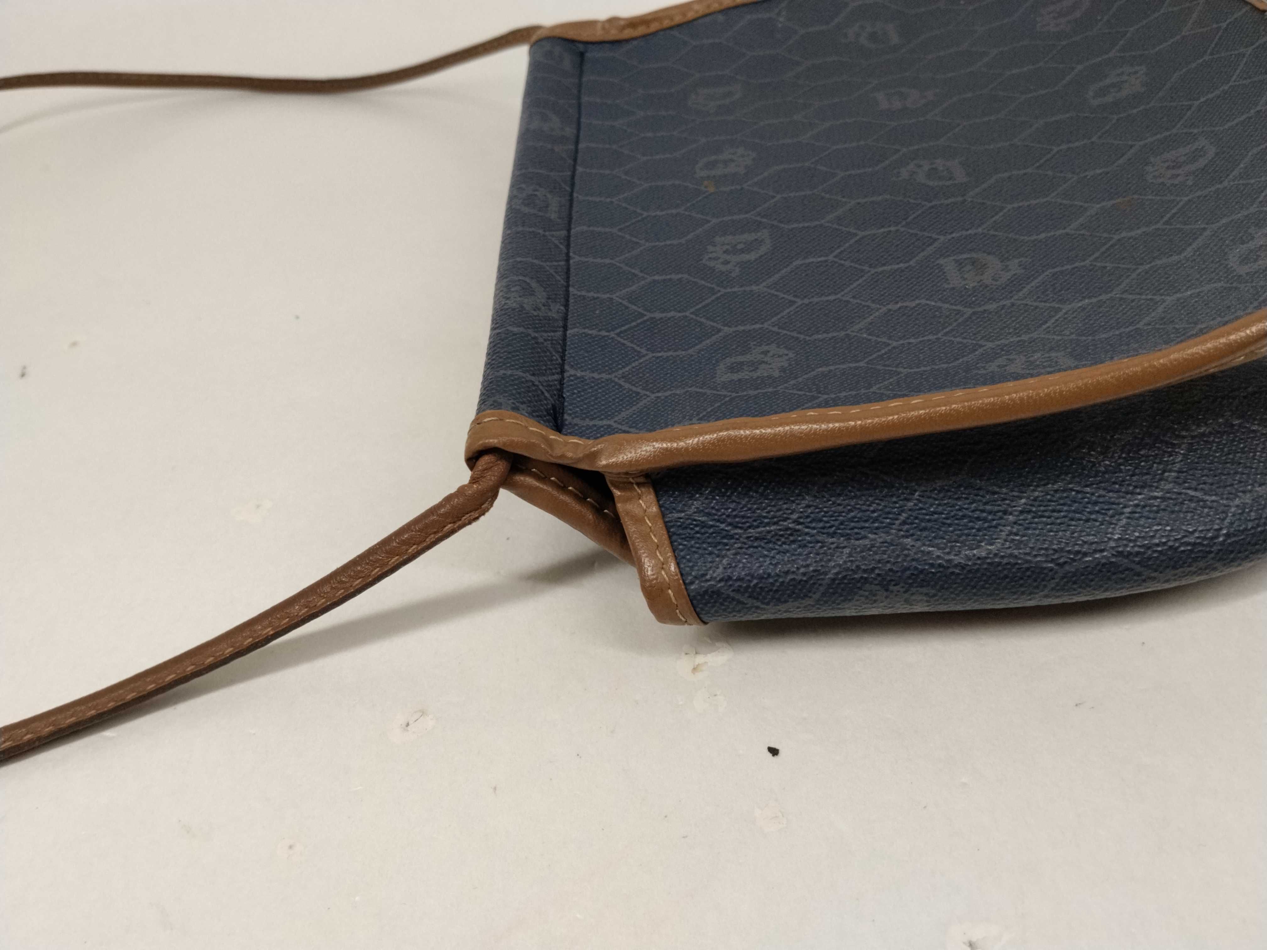 Honeycomb Pattern Shoulder Bag — view 5