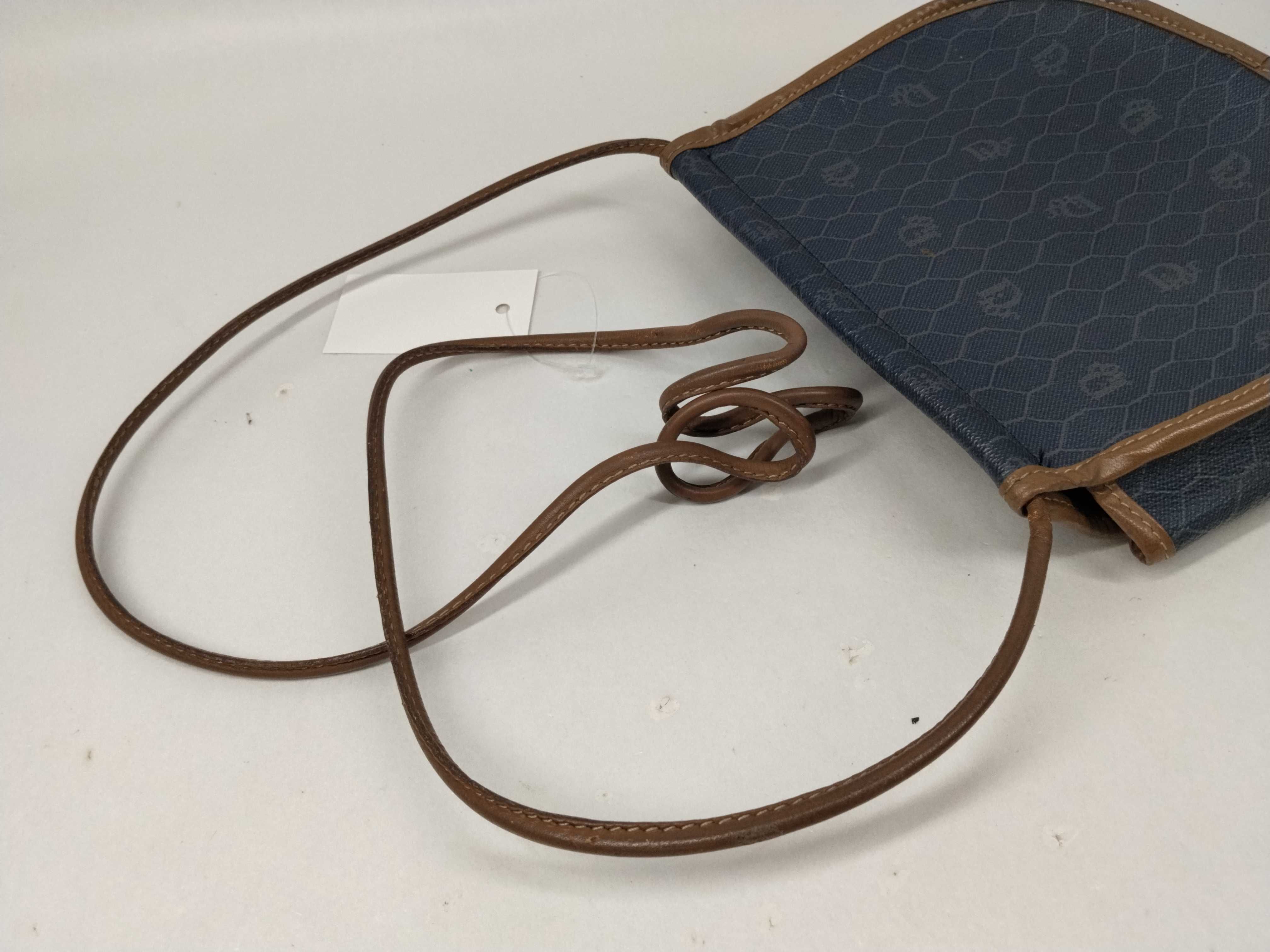 Honeycomb Pattern Shoulder Bag — view 6