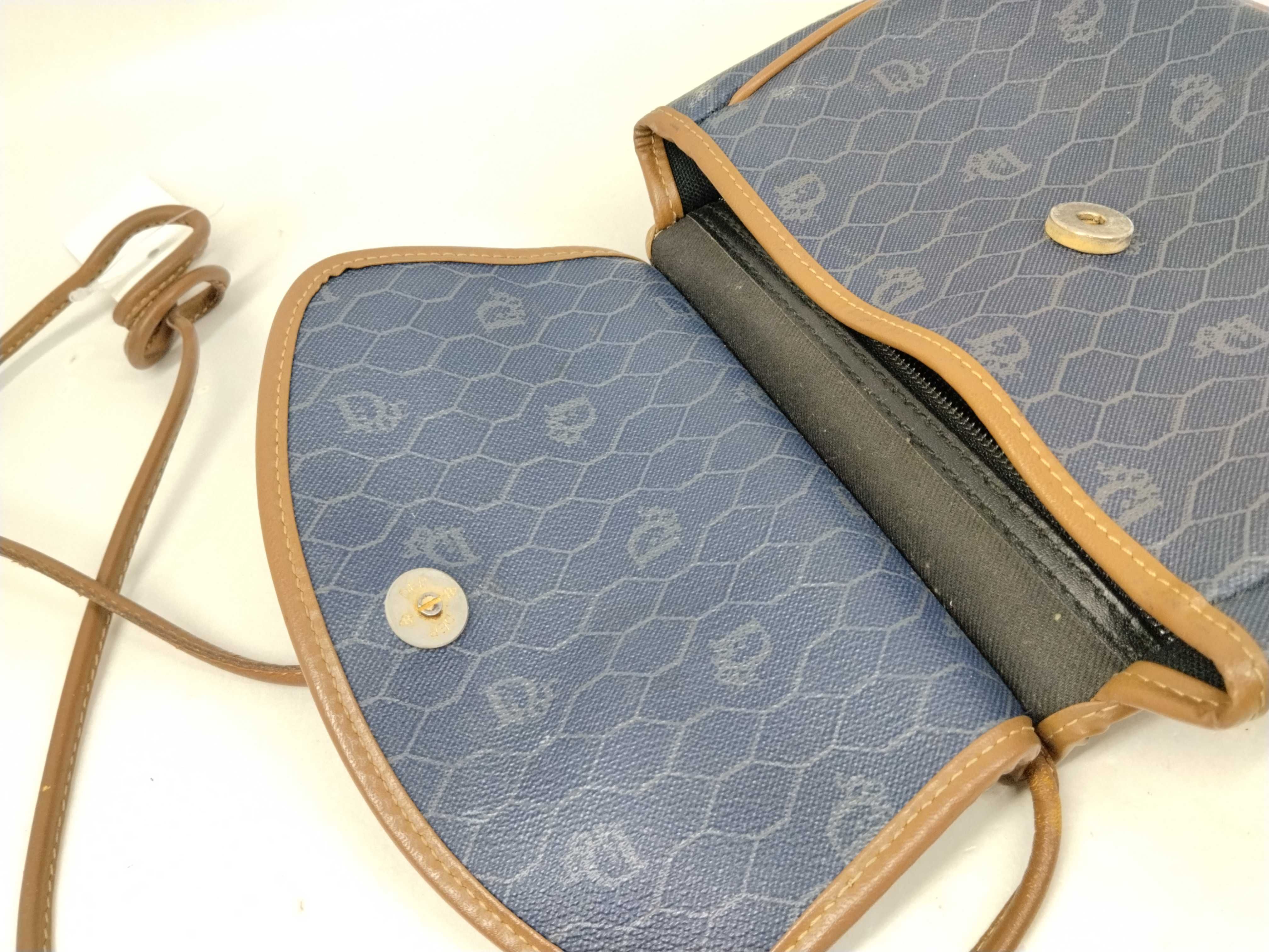 Honeycomb Pattern Shoulder Bag — view 9