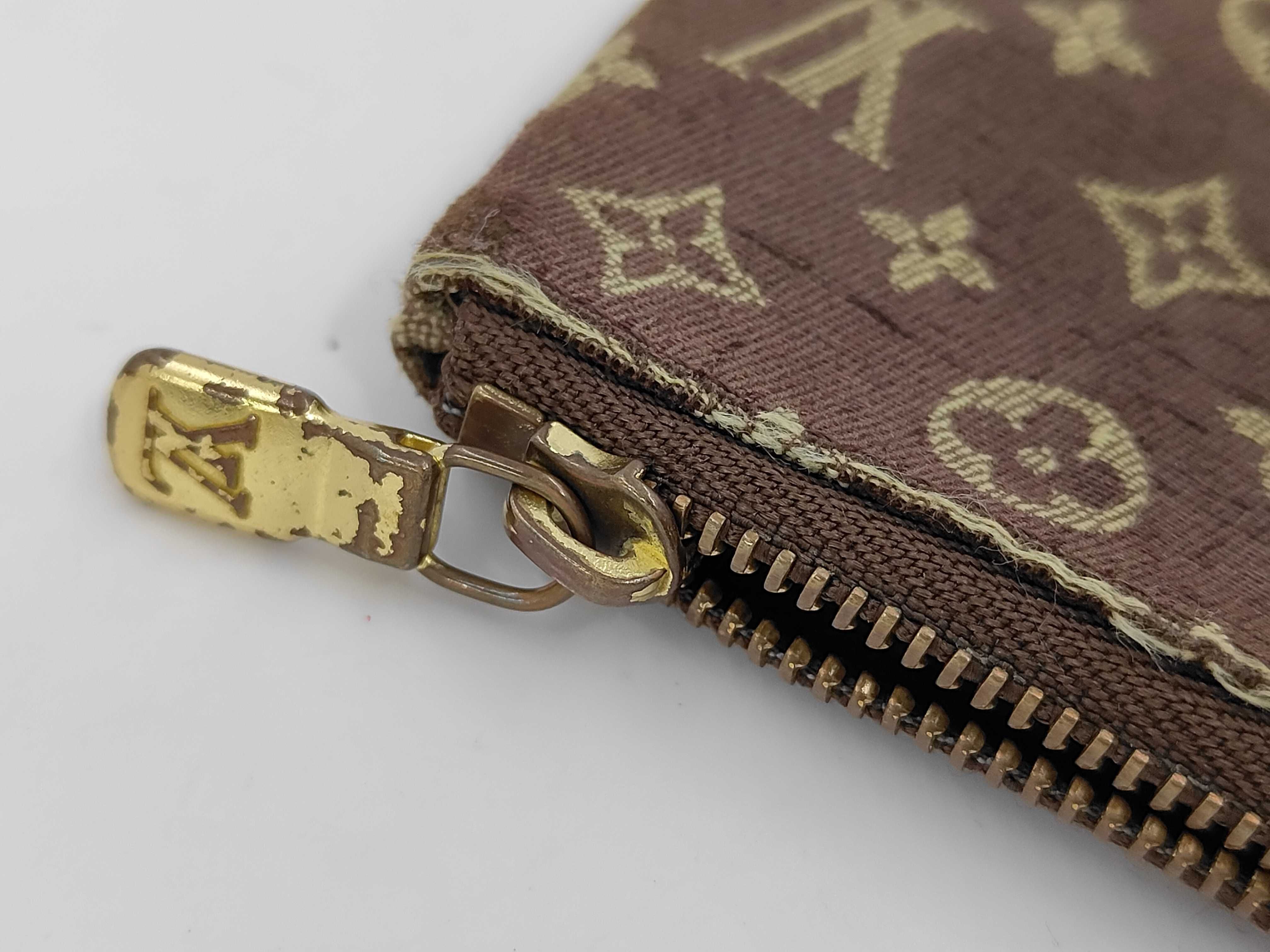 Coin Case — view 6