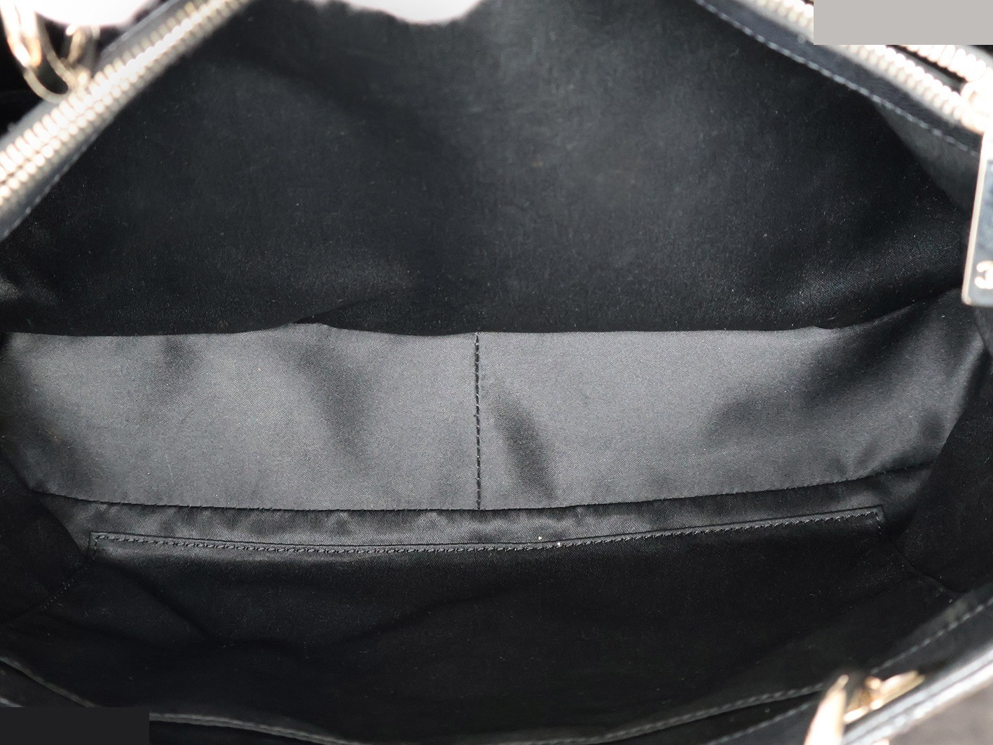 Caviar Skin GST Chain Tote Bag, Black — view 10