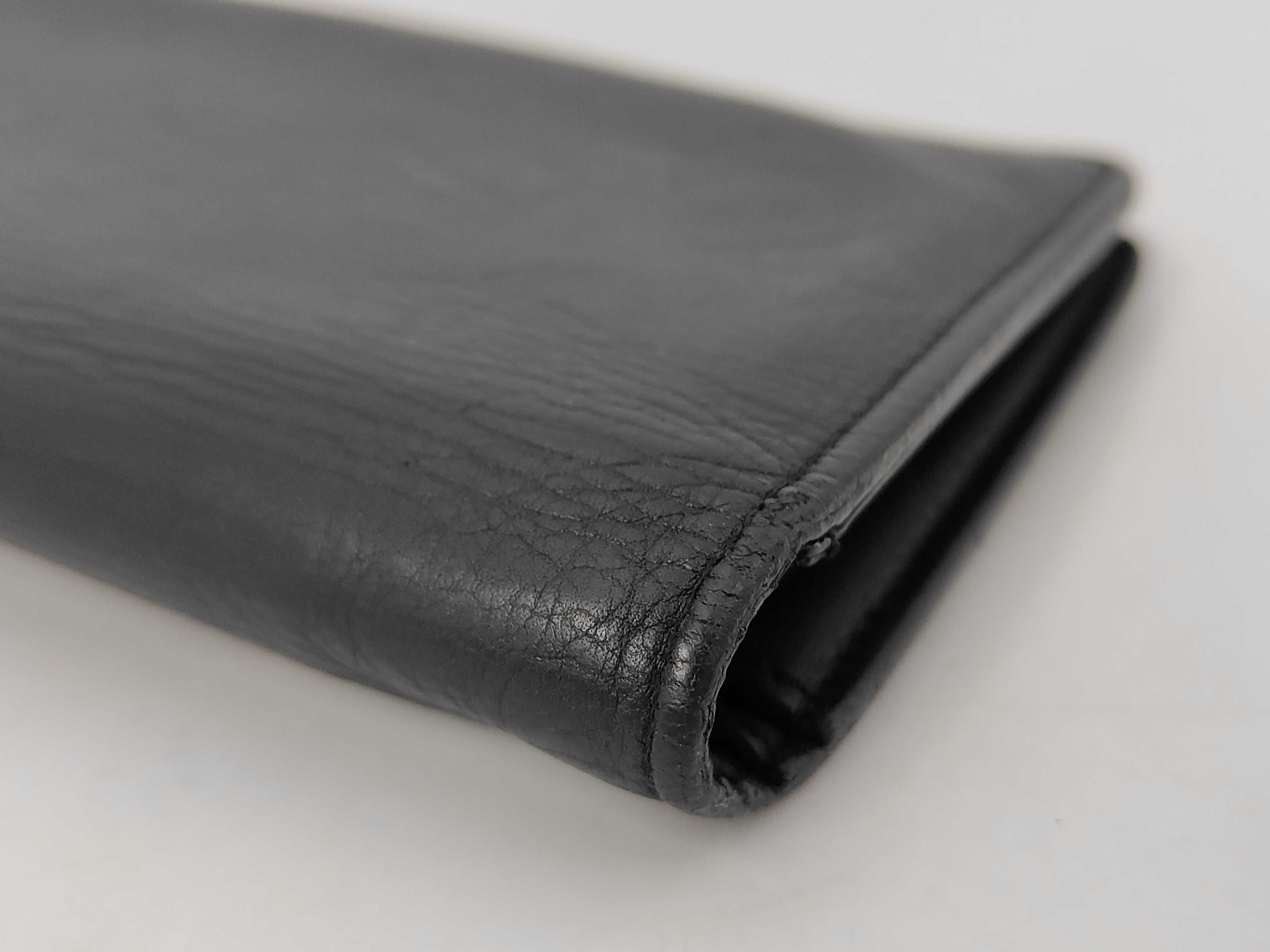 LV wallet — view 3