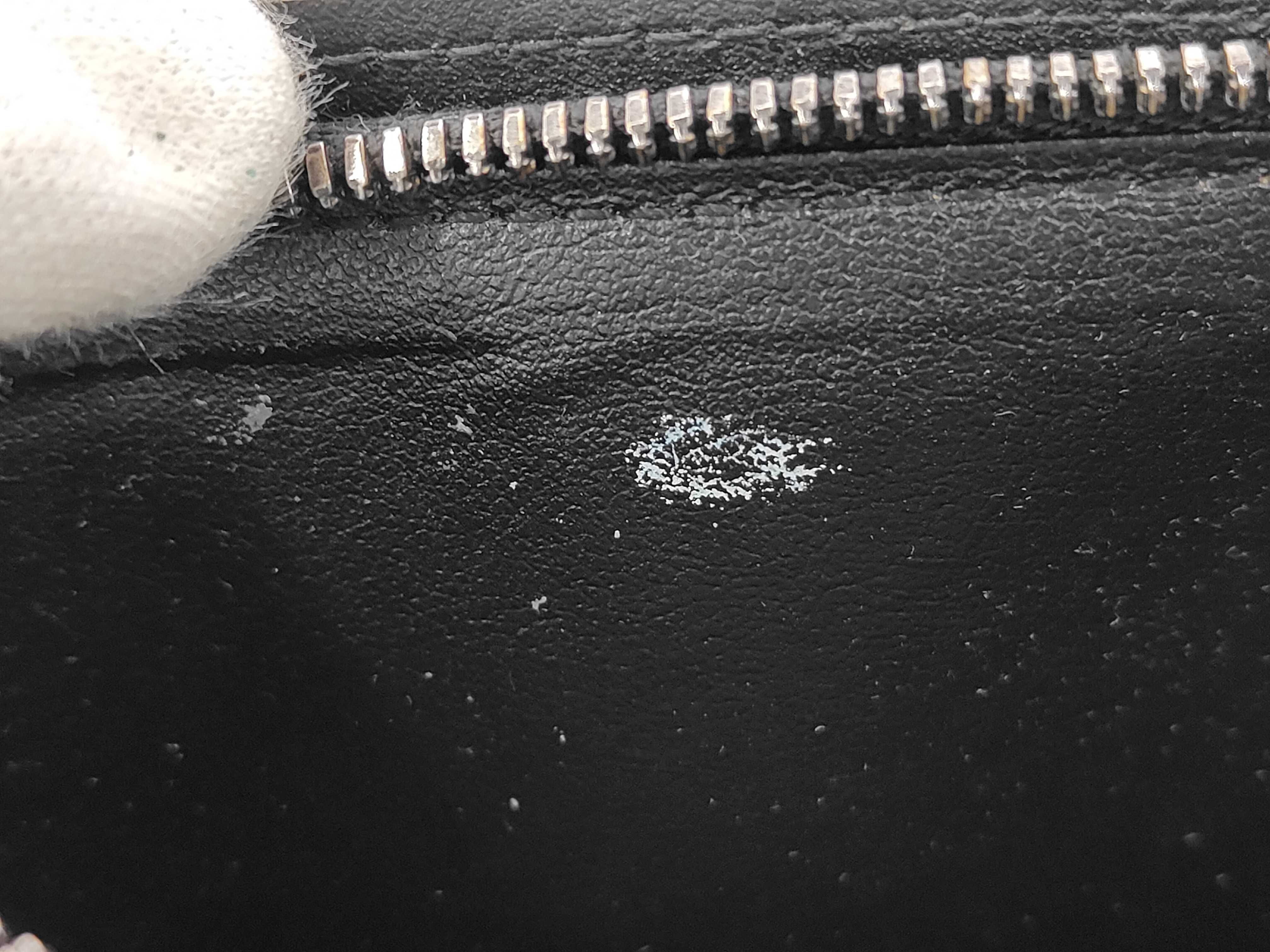 LV wallet — view 9