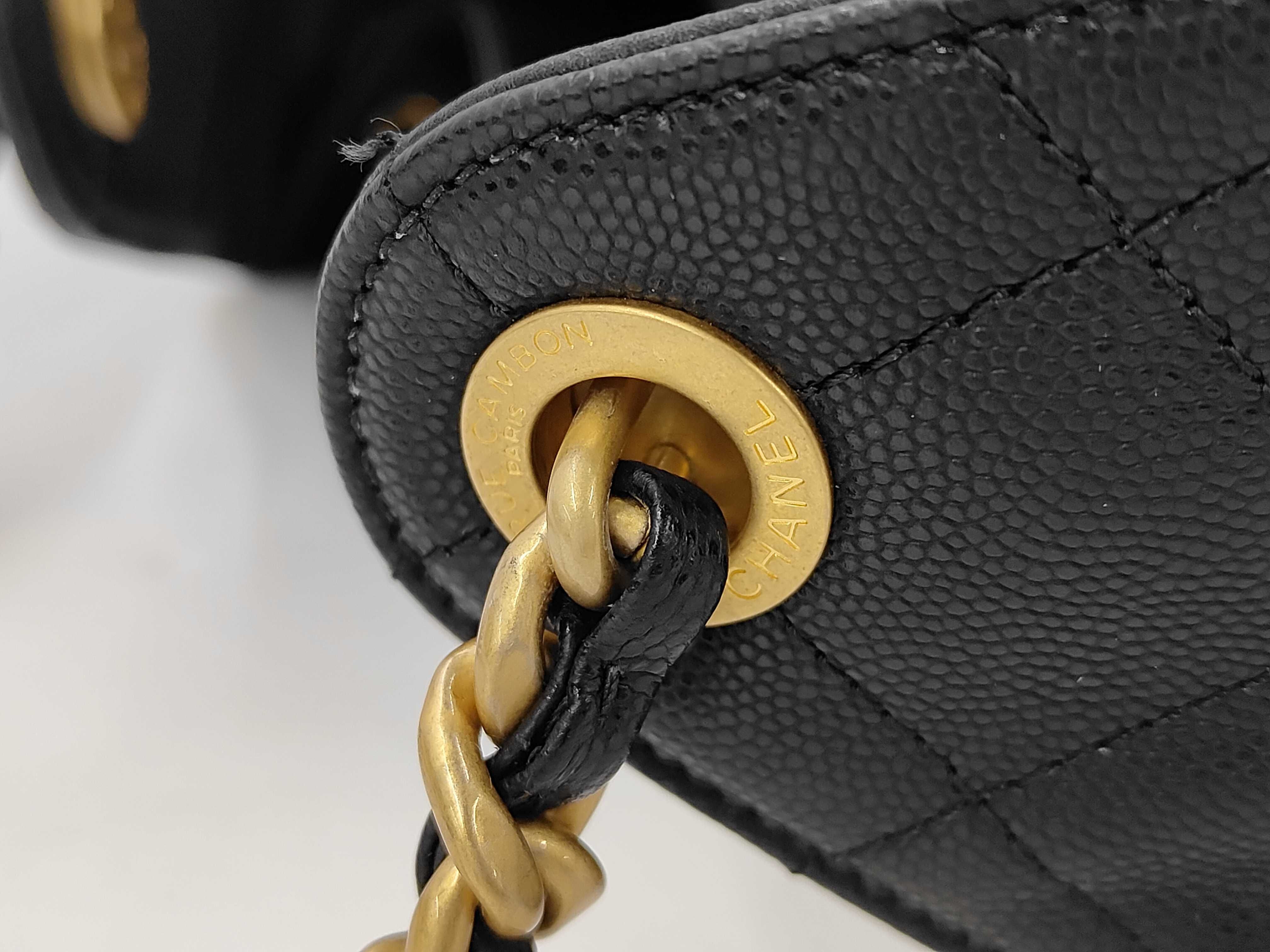 25 Mini Caviar Skin Chain Shoulder Bag with Gold Hardware and Serial Number Plate (AS5631) - Black Shoulder Bag — view 5