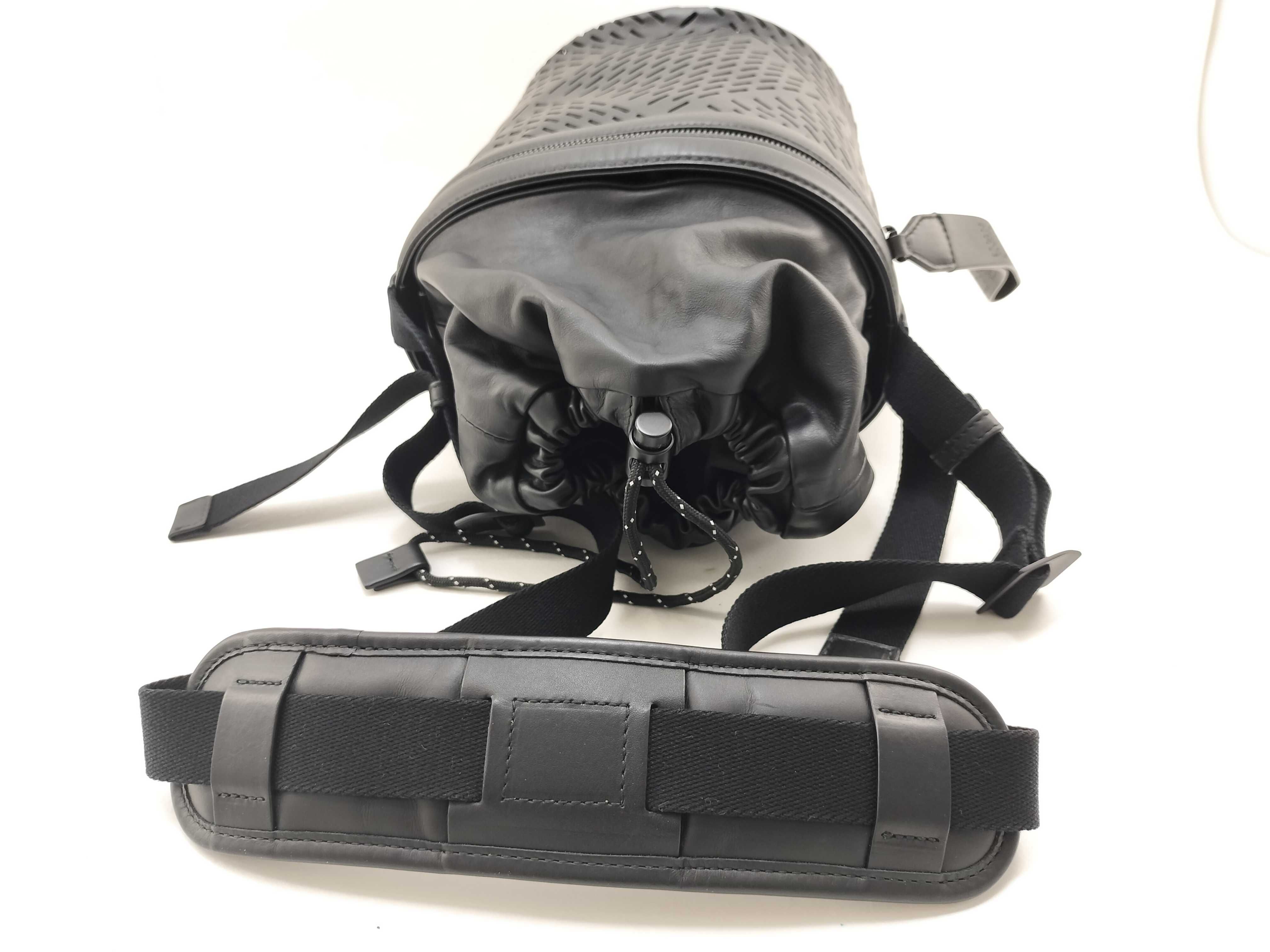 Bucket Bag, Black Shoulder Bag — view 7
