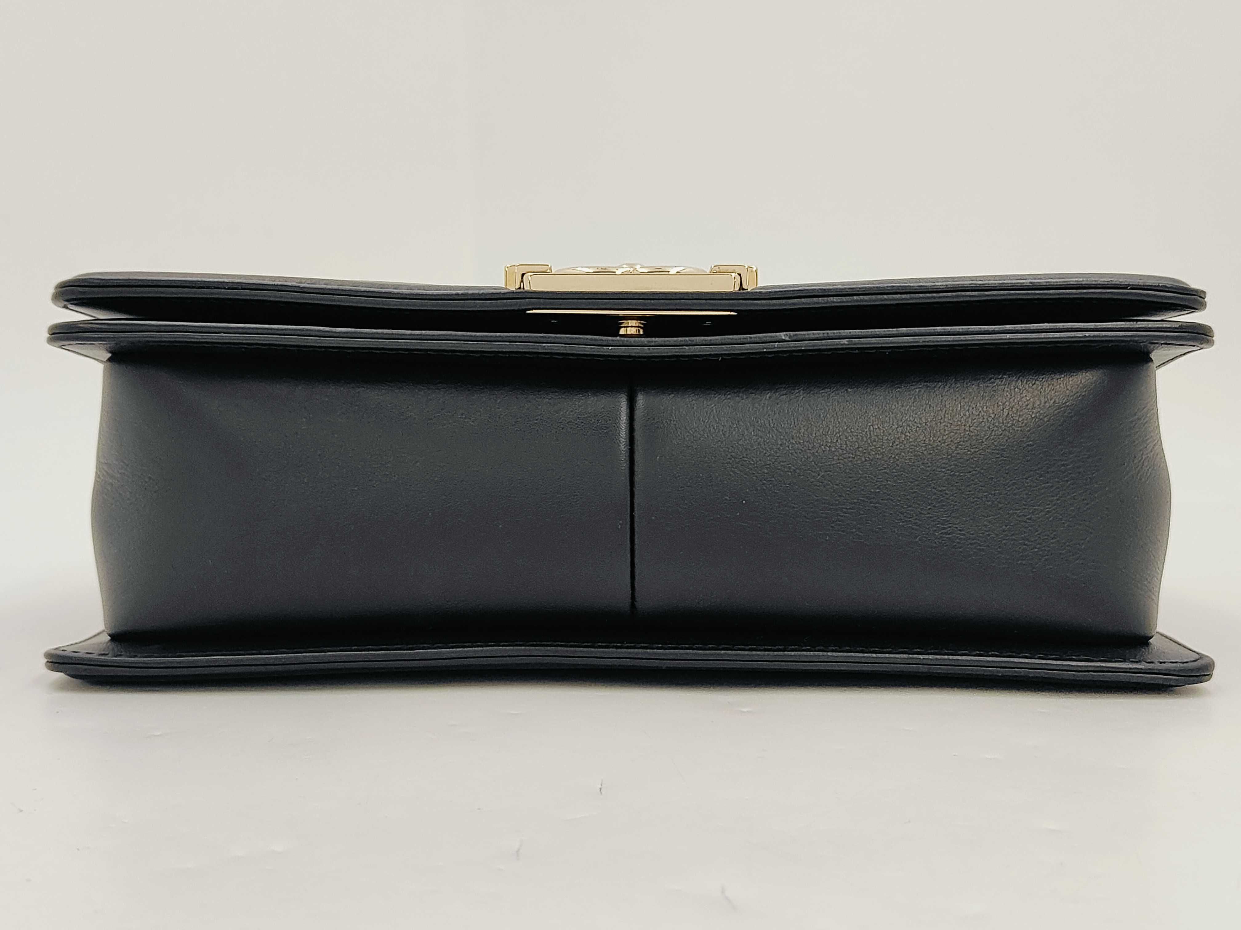 Channel Boya Shoulder Bag — view 7