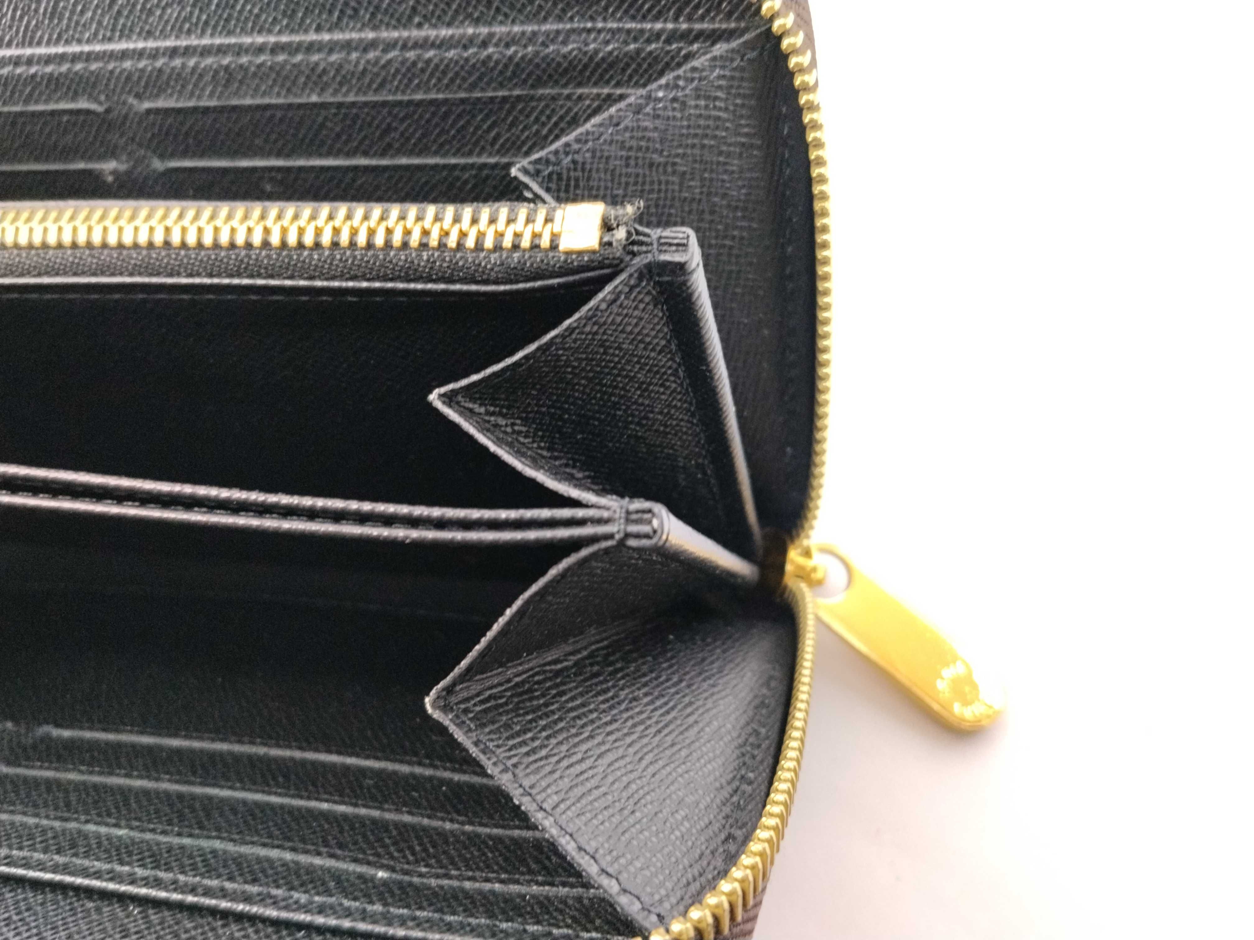 Monogram Louis Vuitton Monogram Giant Reverse Zippy Wallet M69353 LM2200 Wallet — view 12