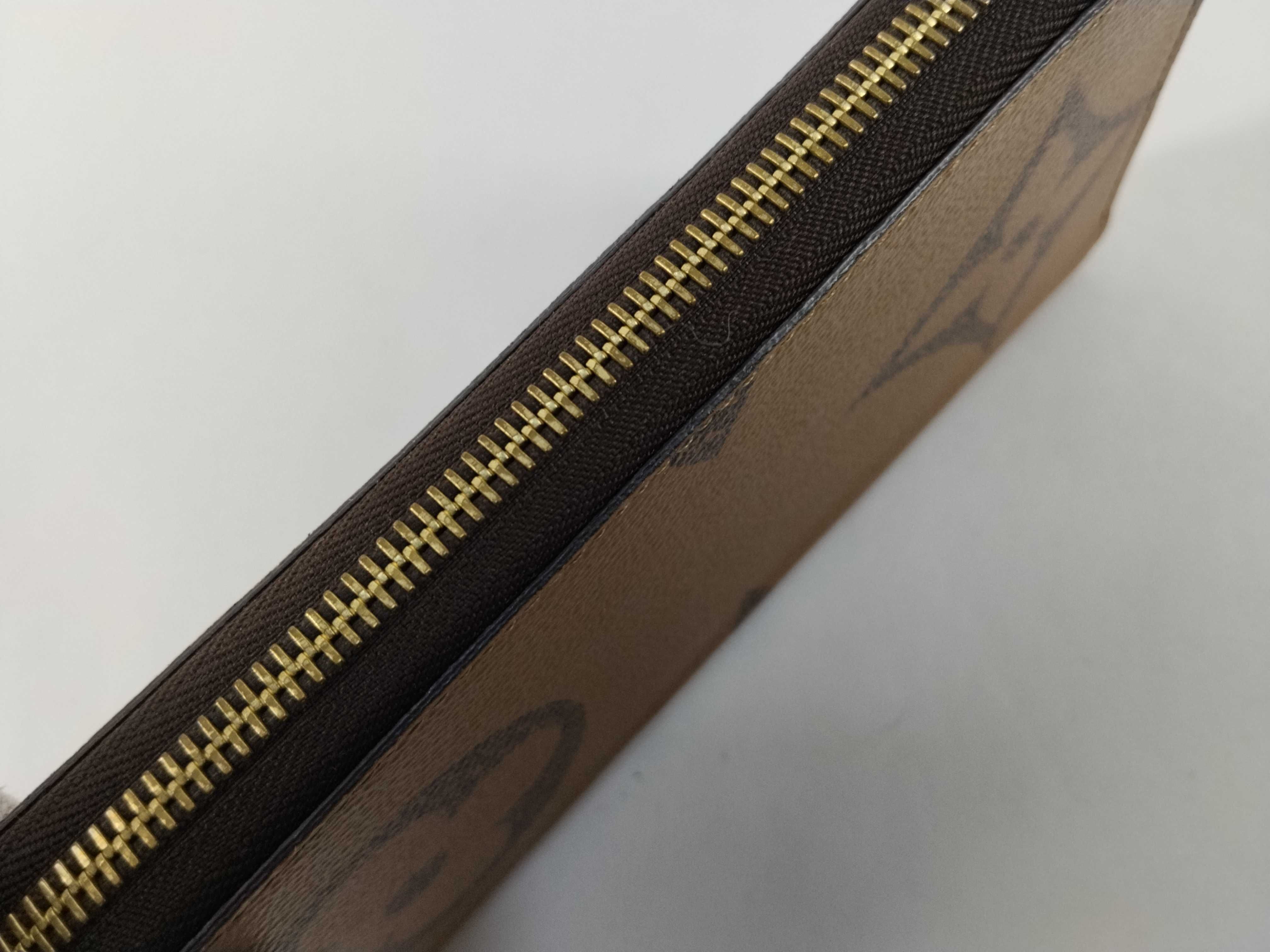Monogram Louis Vuitton Monogram Giant Reverse Zippy Wallet M69353 LM2200 Wallet — view 9