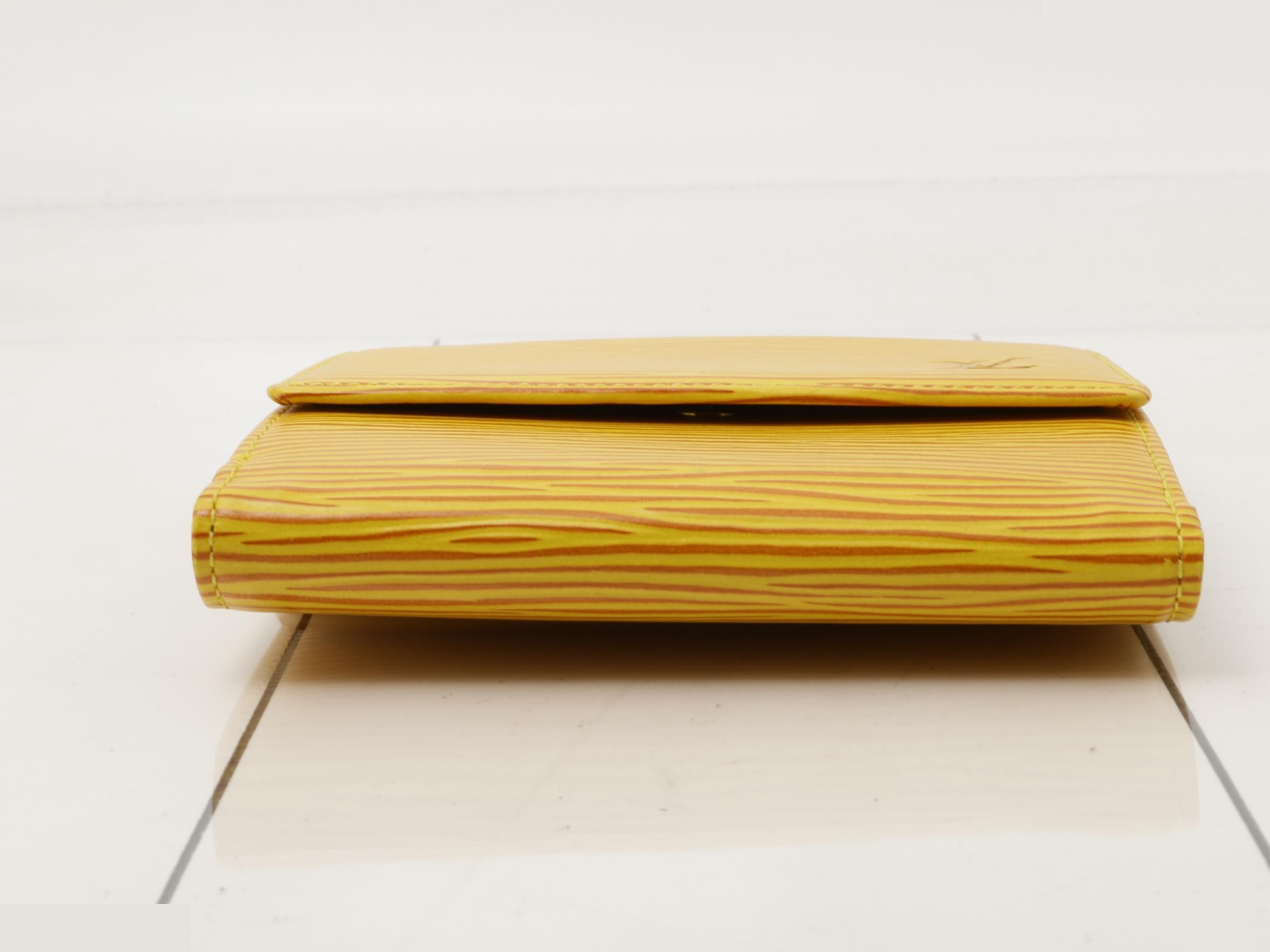 Epi Double Hook Wallet — view 3