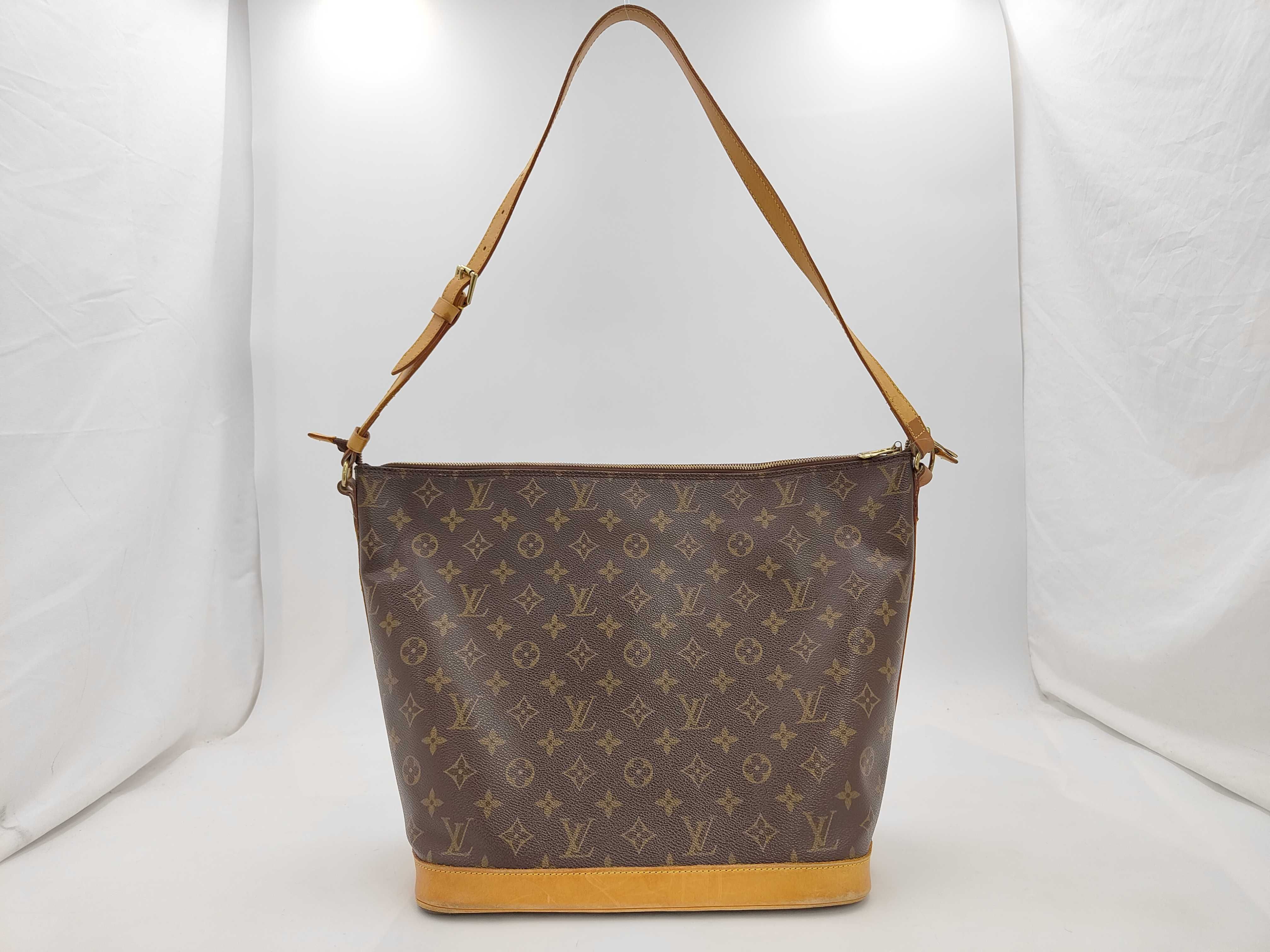 Amfar Three Shoulder Bag