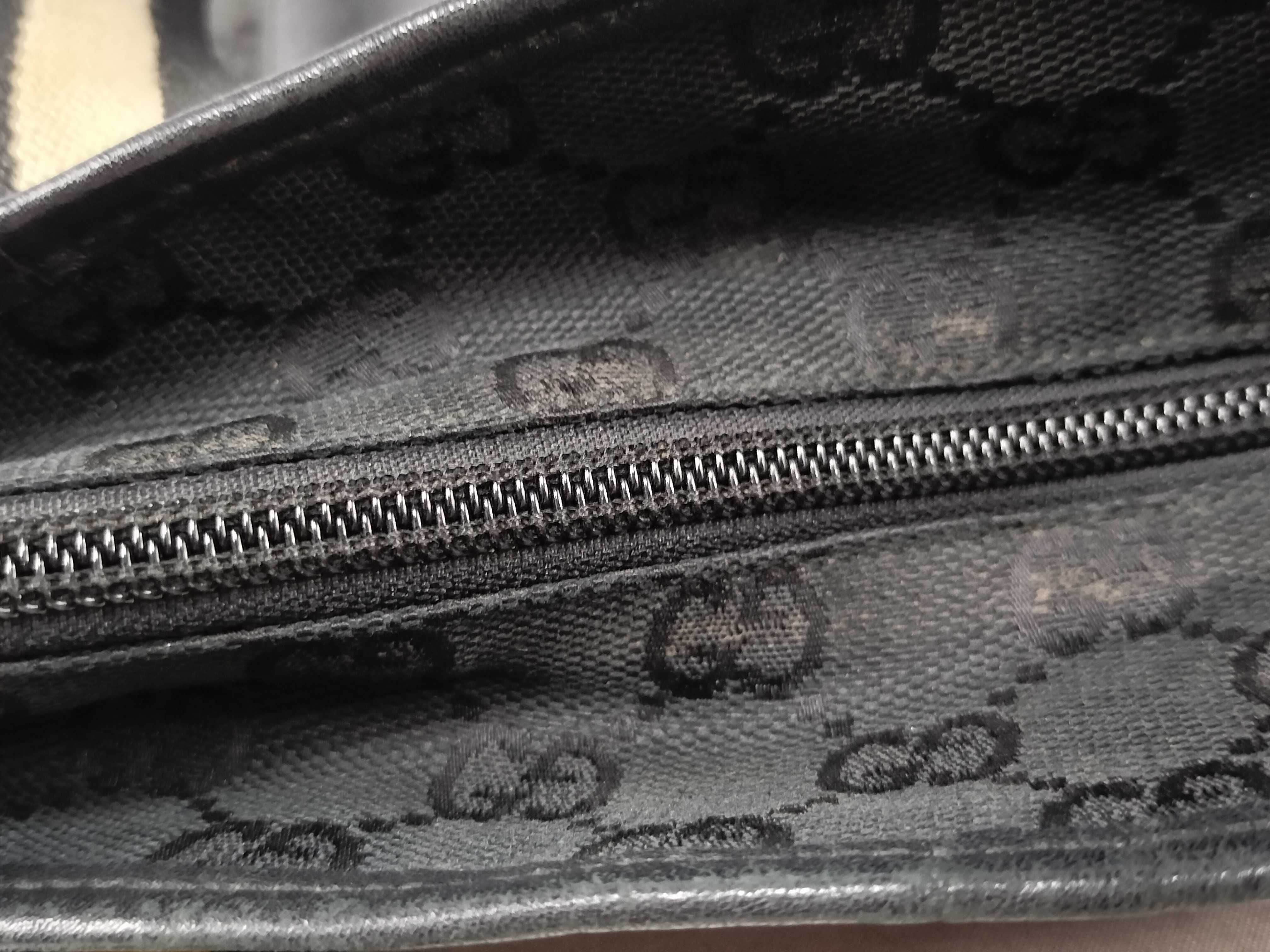 GG Canvas Gucci Tote Bag — view 6