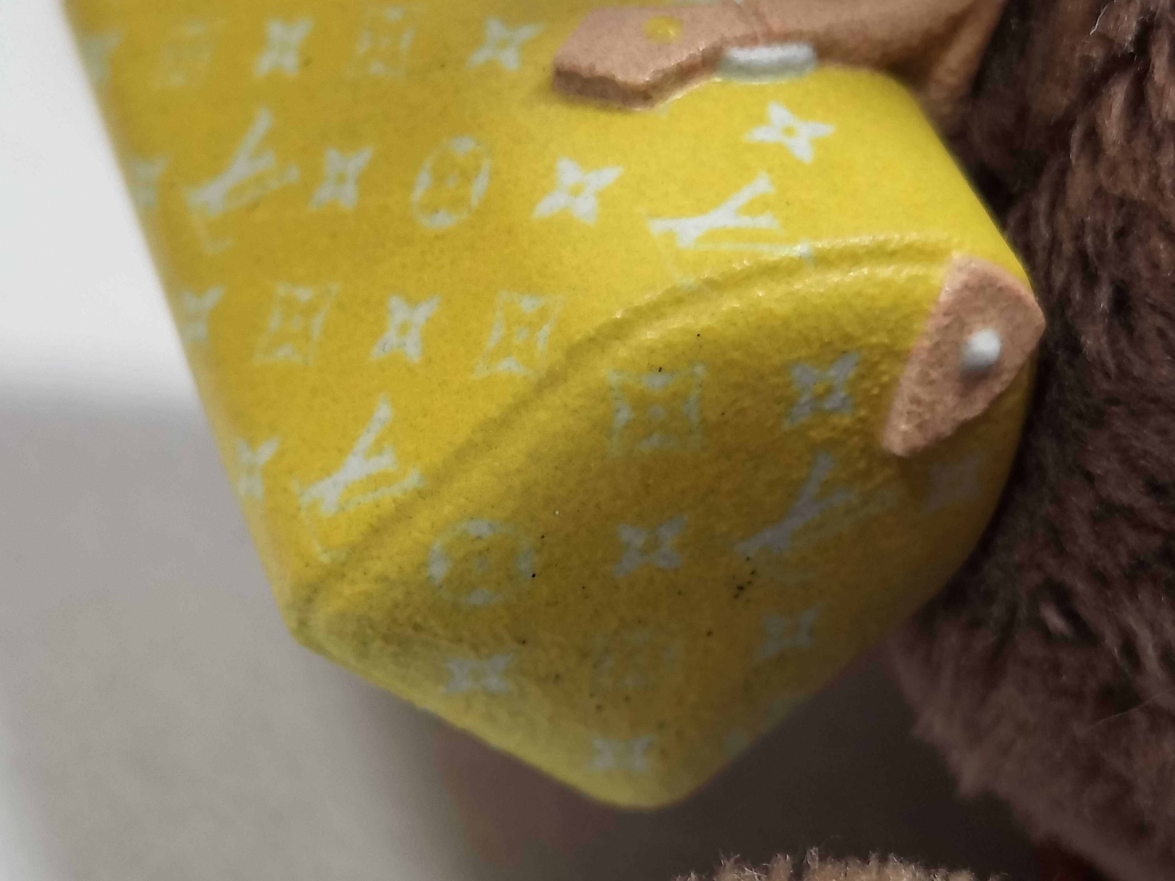 Bag Charm LV Louis Bear M03176 Faux Fur Leather Charm — view 12