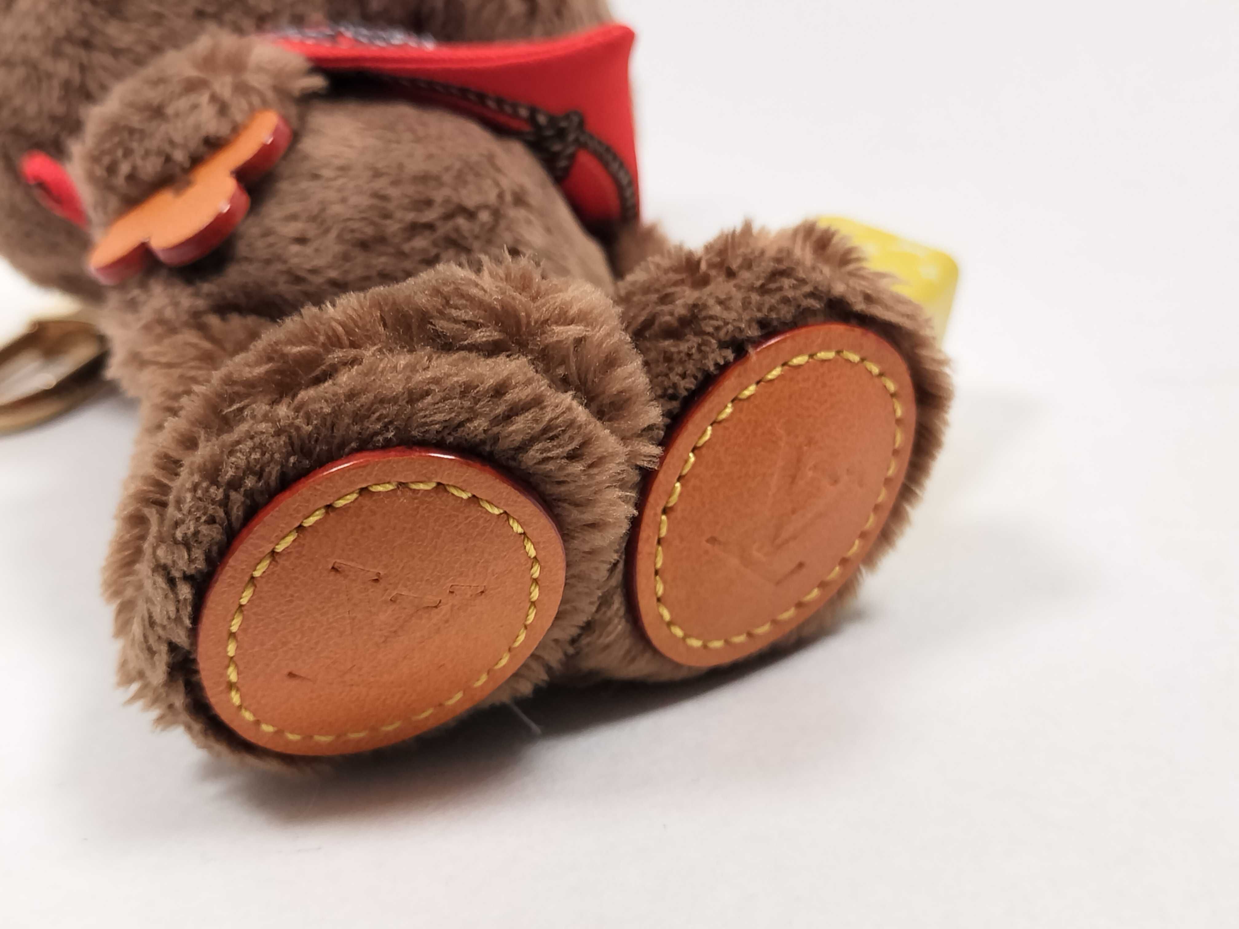 Bag Charm LV Louis Bear M03176 Faux Fur Leather Charm — view 7